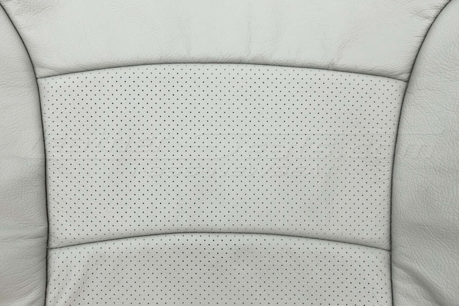 Subaru Forester Ash backrest perforation