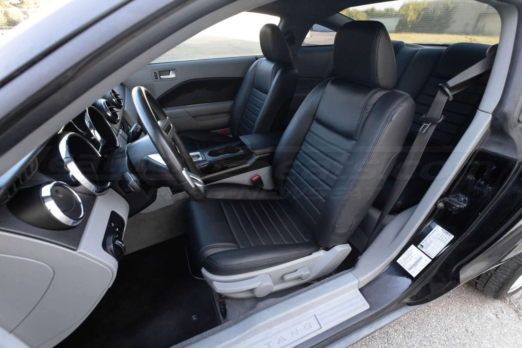 2005-2009 Ford Mustang Leather Seats - Black - Front driver sear