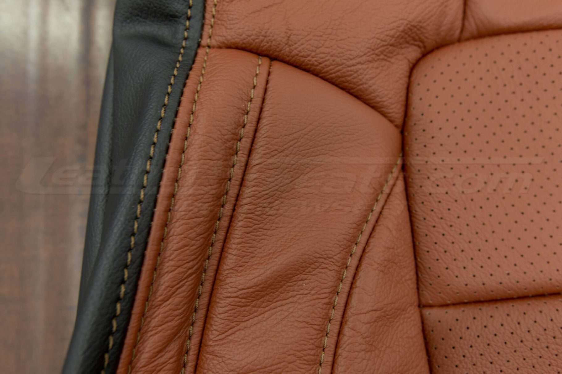 Ford Mustang upholstery kit -Mitt Brown - Insert perforation and side-stitching