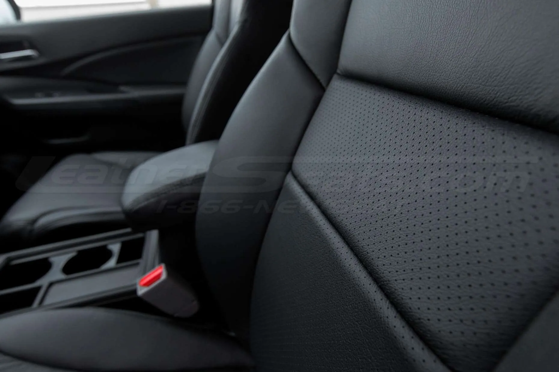 Honda CRV Leather Seat Kit - Black - Installed - Backrest perforation