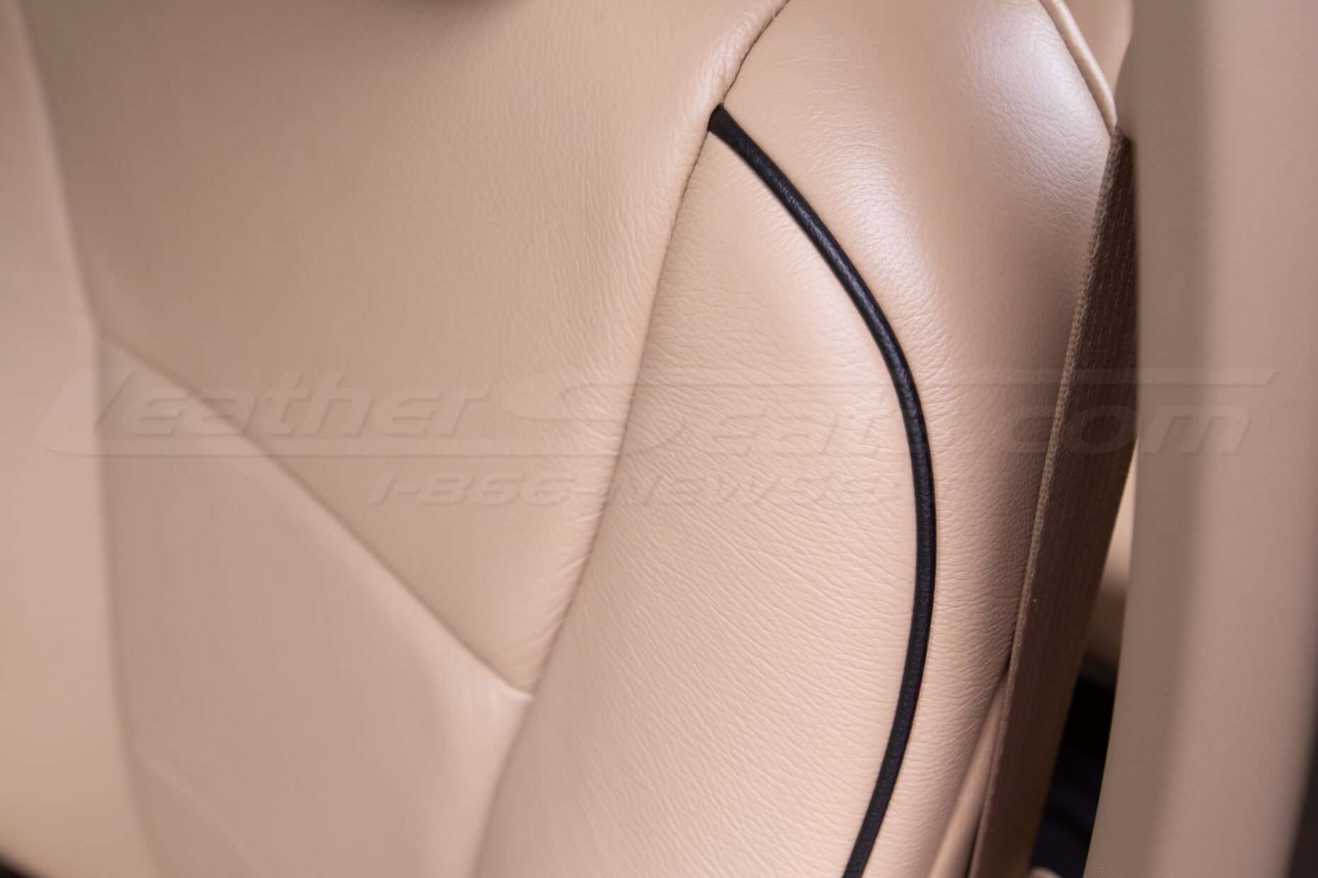 Ford Superduty Leather Seats - Bisque - Piping close-up