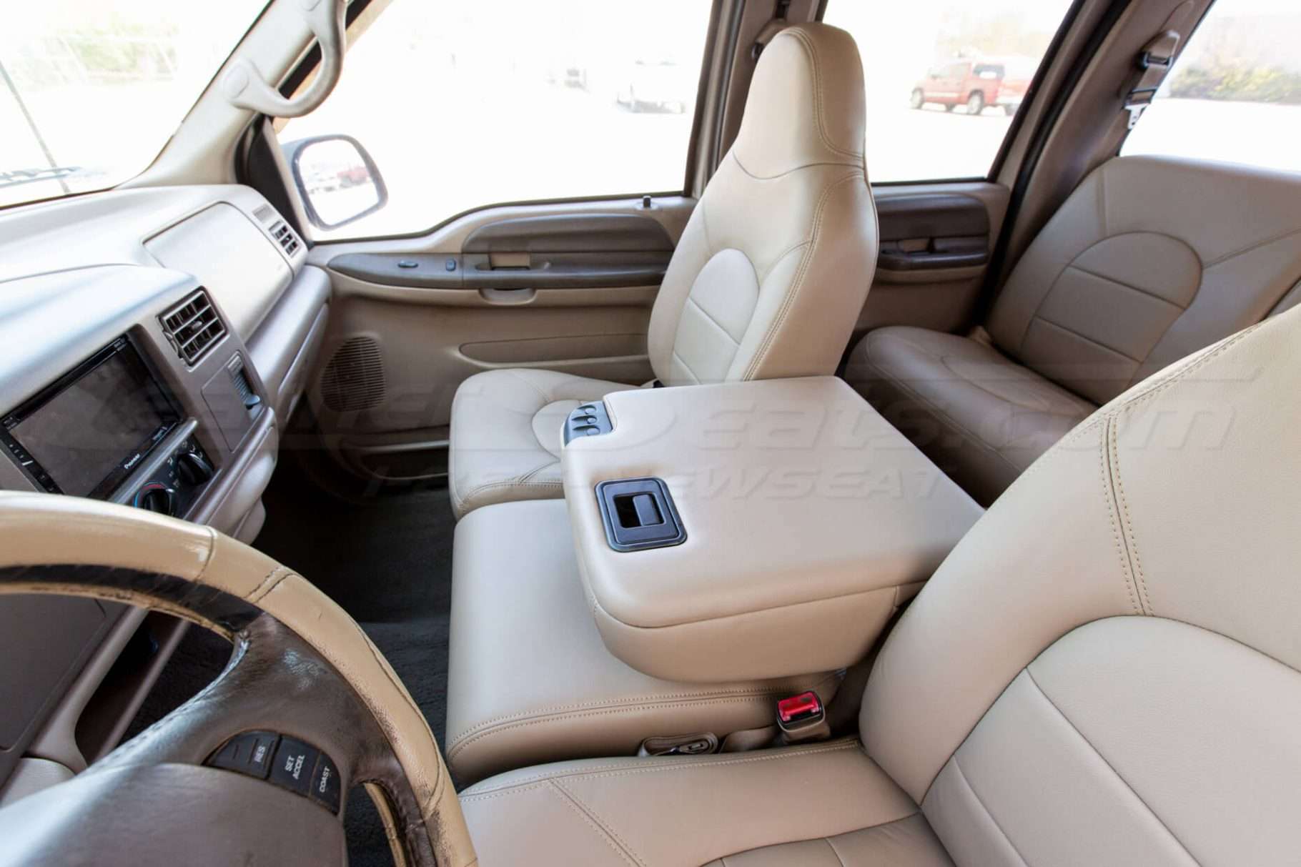 Ford Superduty Leather Seats - Nutmeg - Front passenger seat & center console