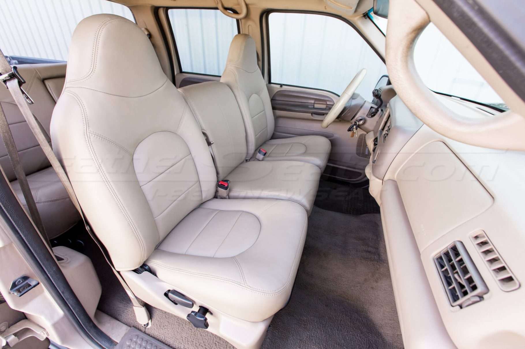Ford Superduty Leather Seats - Nutmeg - Front seats passenger view