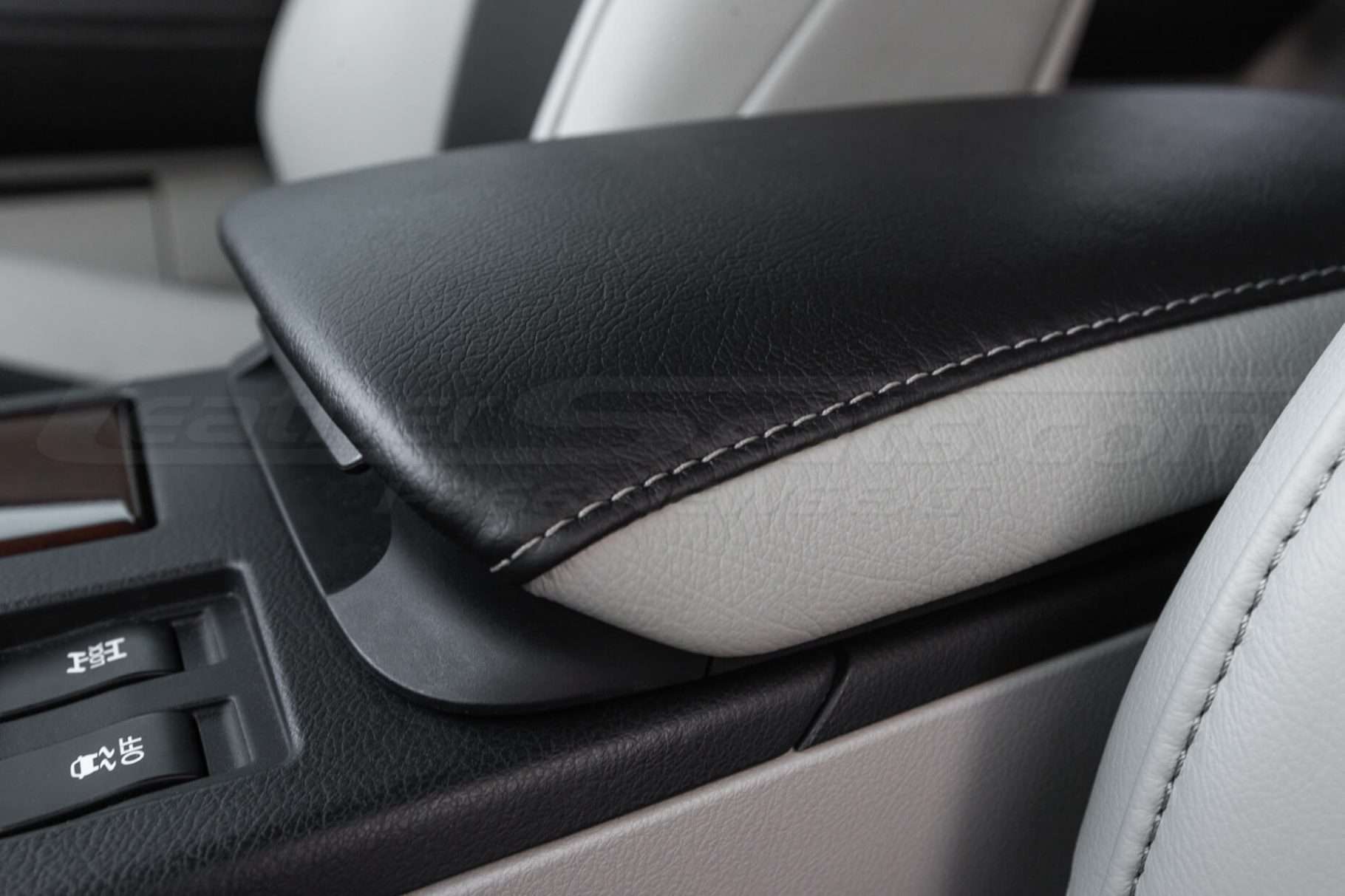Lexus RX350 Leather Seats - Frost & Black - Console lid cover stitching