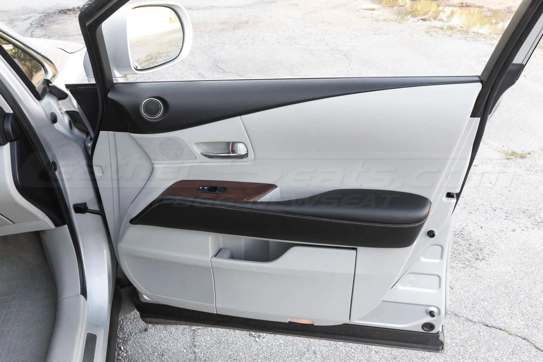 Lexus RX350 Leather Seats - Frost & Black - Door armrest