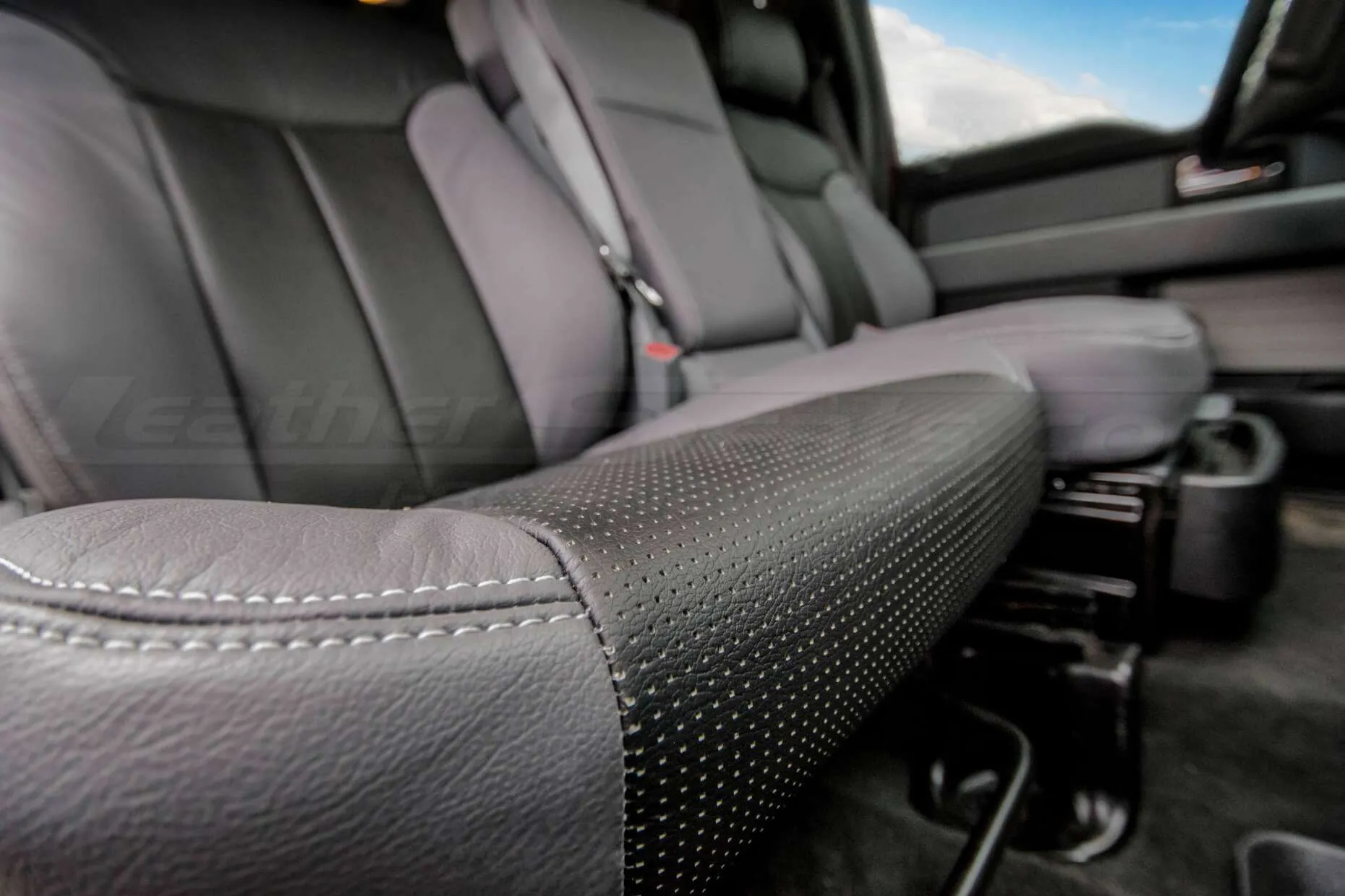12-14 Ford F-150 - Two-Tone Lapis w/ Piazza Grey - Perforated seat cushion close-up