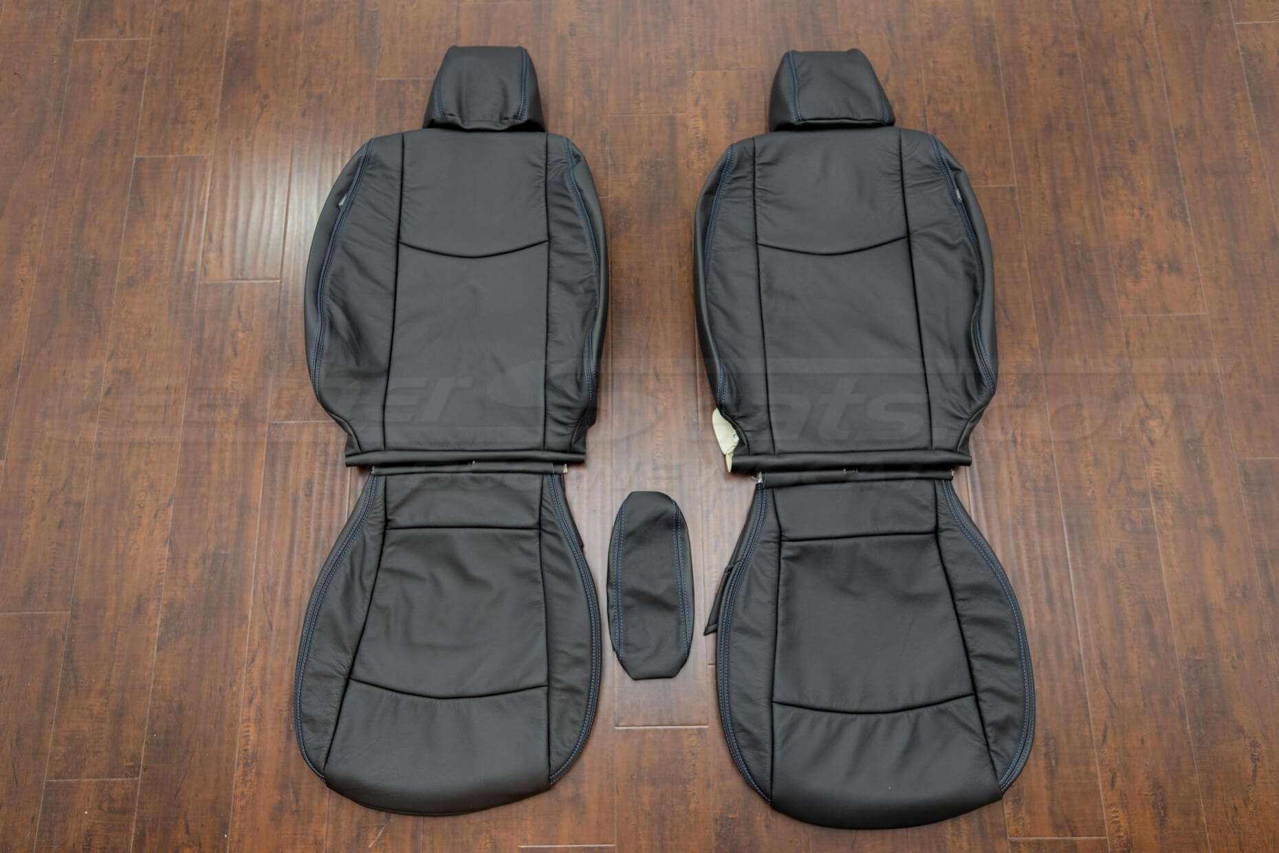 2013-2017 Nissan Leaf Upholstery Kit - Black - Front seat upholstery with armrest