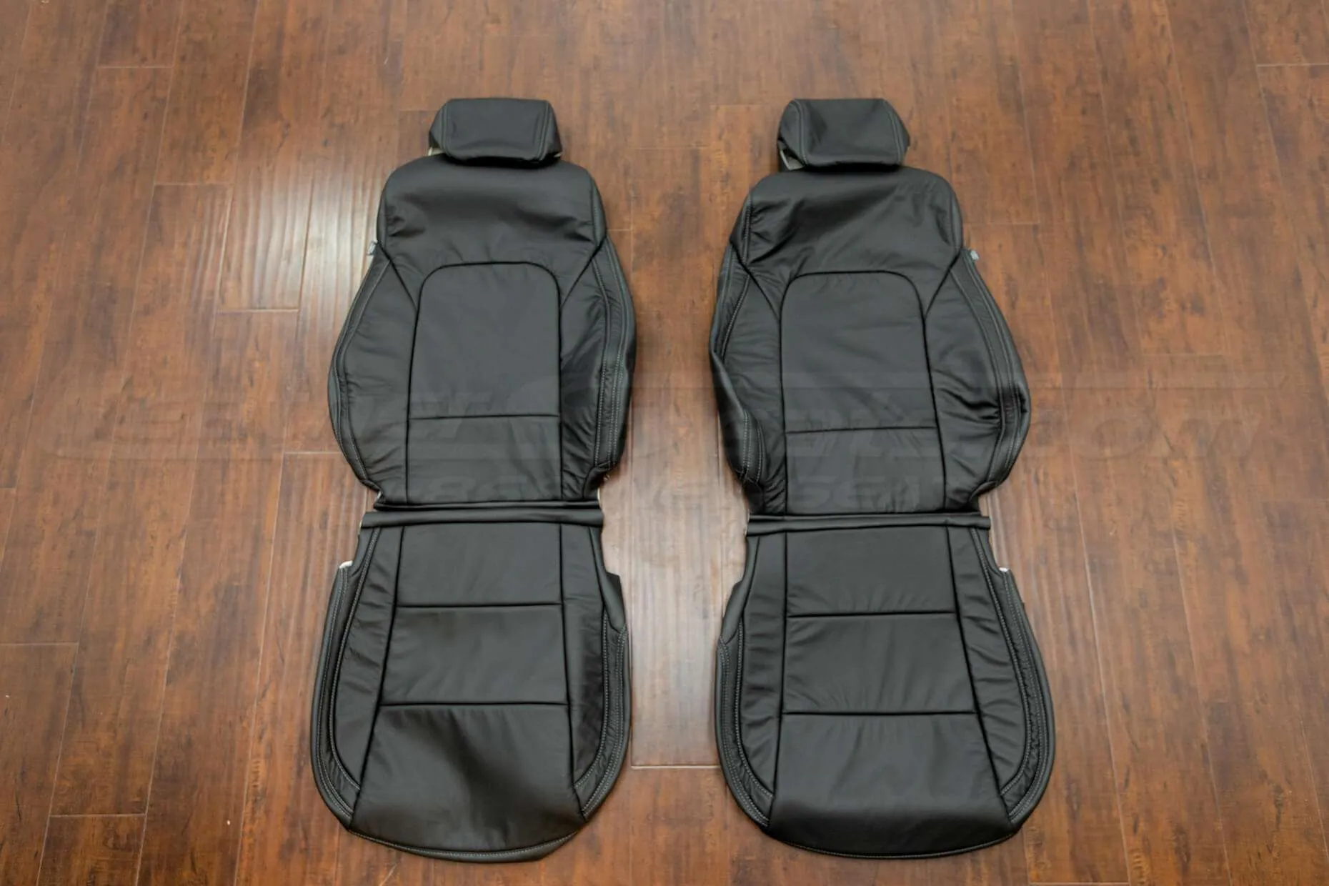 Hyundai Santa Fe Sport leather kit - Black - Front seats