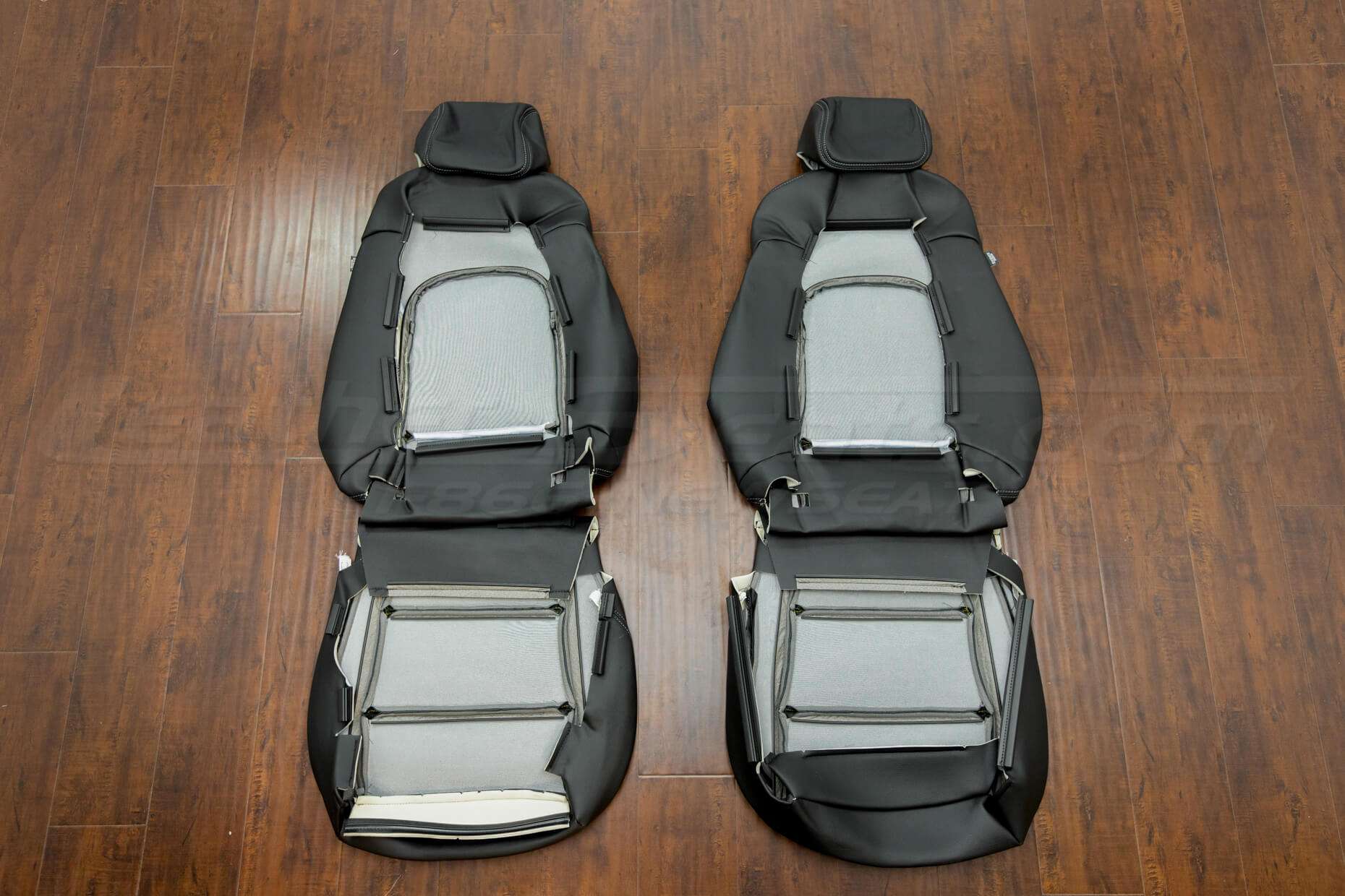 Hyundai Santa Fe Sport leather kit - Black - Back of front seats