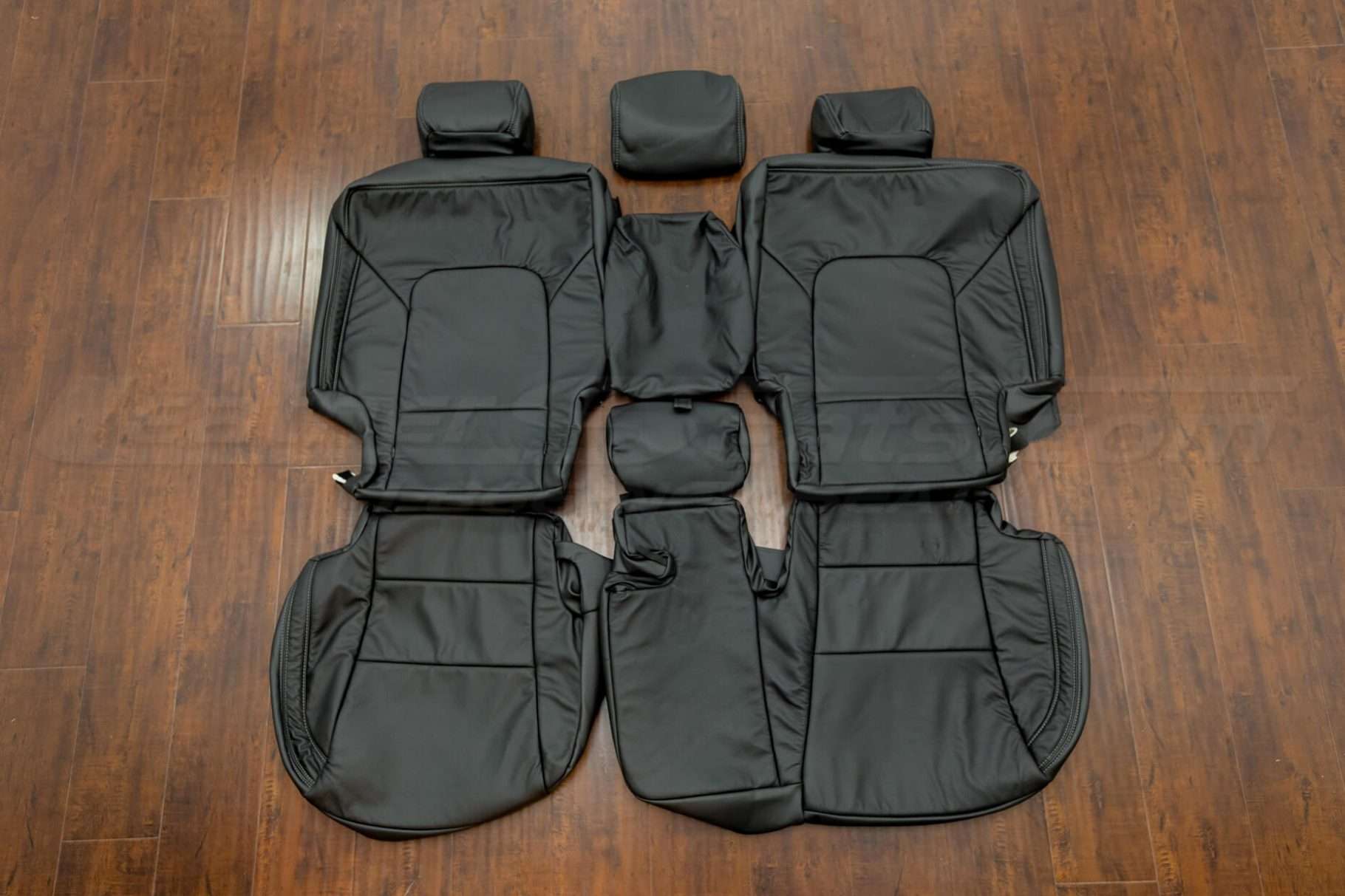 Hyundai Santa Fe Sport installed leather kit - Black - Rear seats with armrest