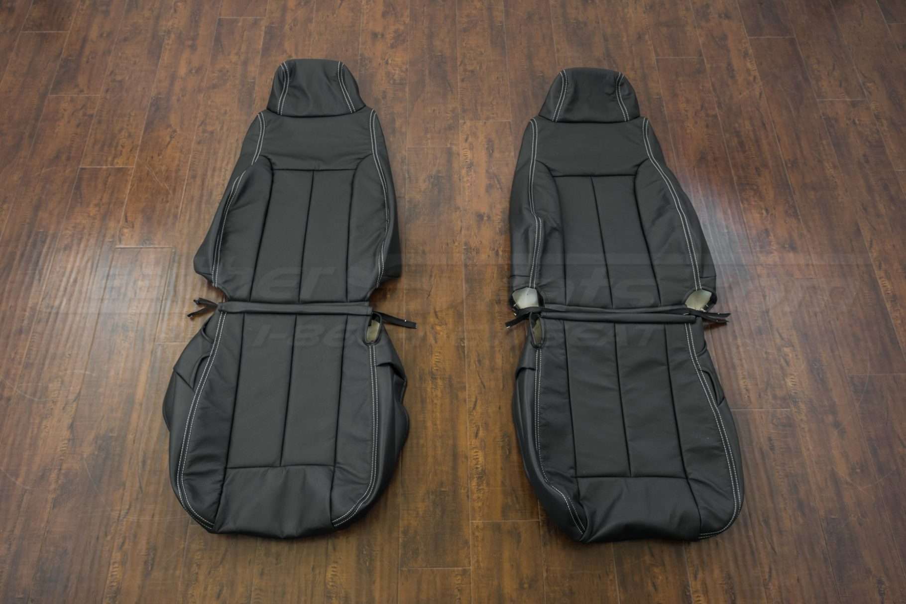 Jeep Wrangler JL Upholstery Kit - Black - Front seats