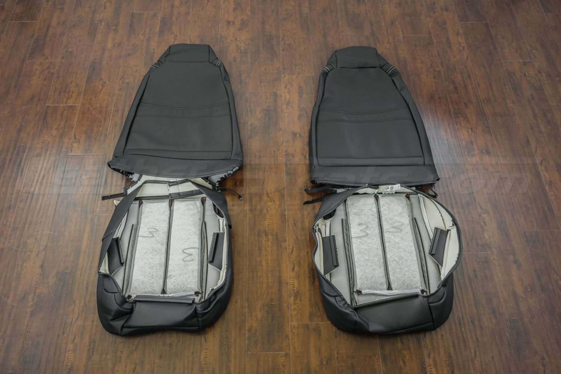 Jeep Wrangler JL Upholstery Kit - Black - Back of front seats
