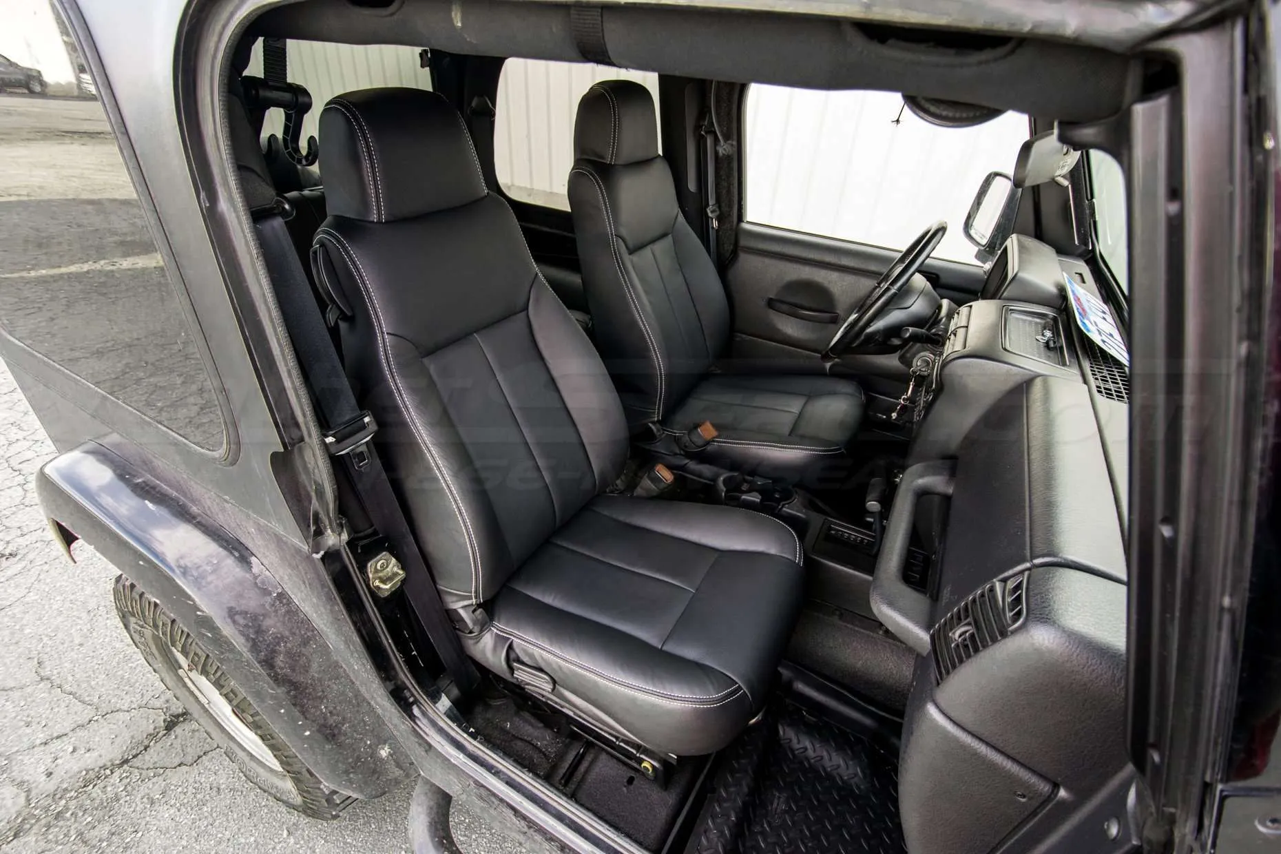 Jeep Wrangler JL Upholstery Kit - Black - Front passenger seat