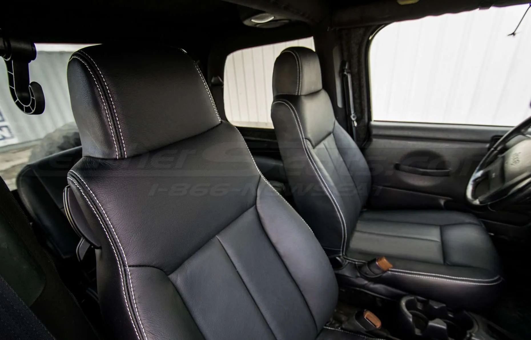 Jeep Wrangler JL Upholstery Kit - Black - Front passenger headrest