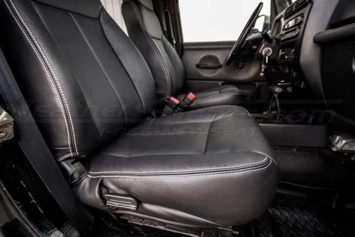 Jeep Wrangler JL Upholstery Kit - Black - Front passenger seat cushion double-stitching