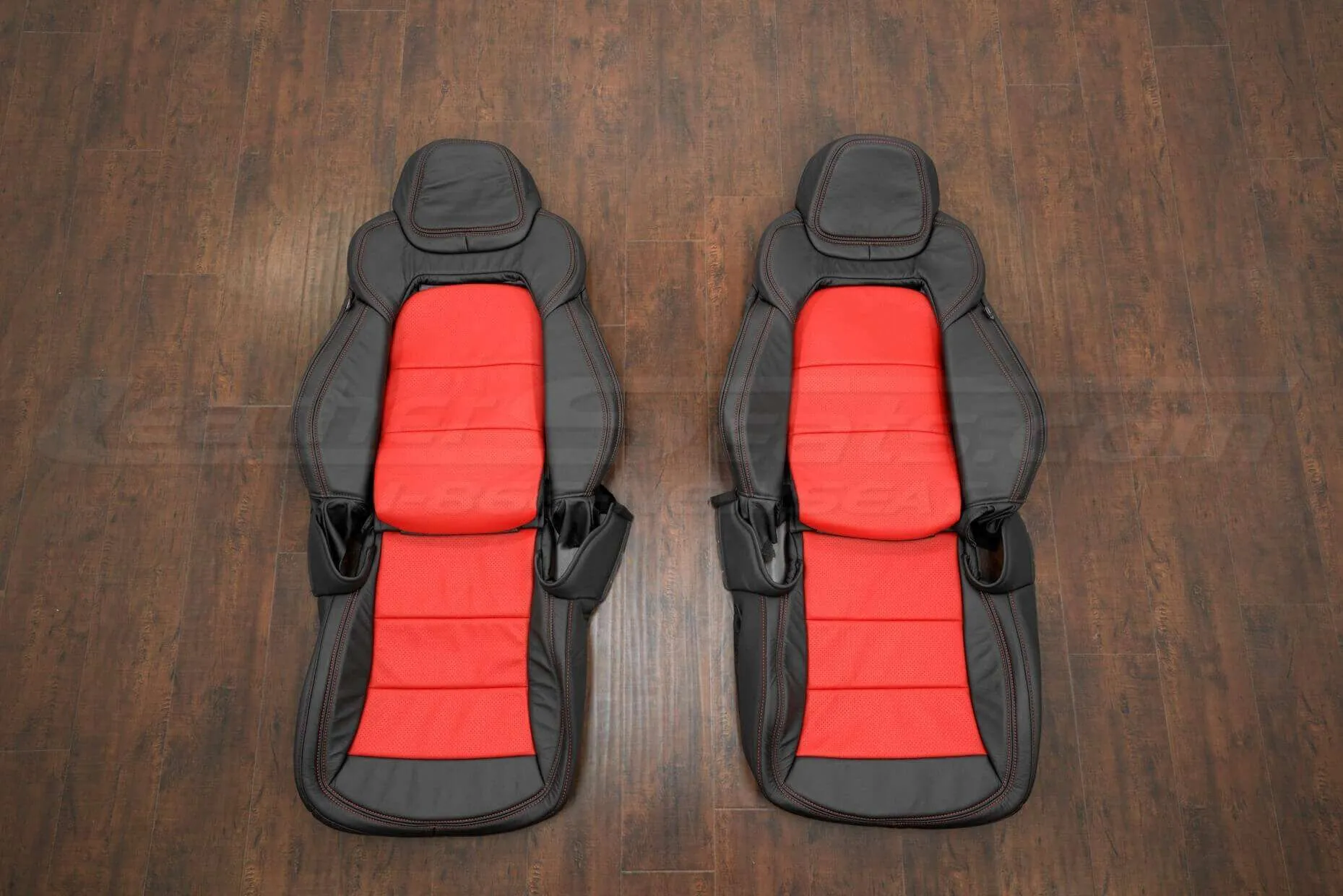 05-13 Chevrolet Corvette Upholstery Kit - Black & Bright Red - Front seat upholstery