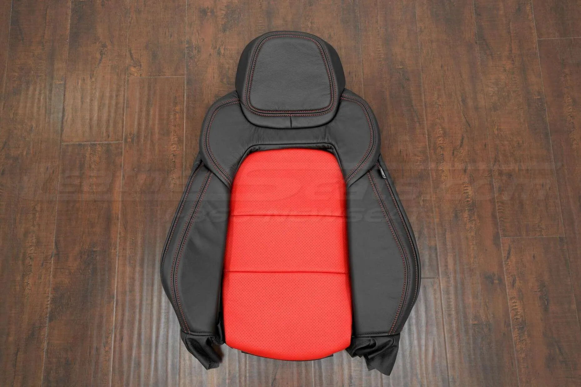 05-13 Chevrolet Corvette Upholstery Kit - Black & Bright Red - Front seat backrest