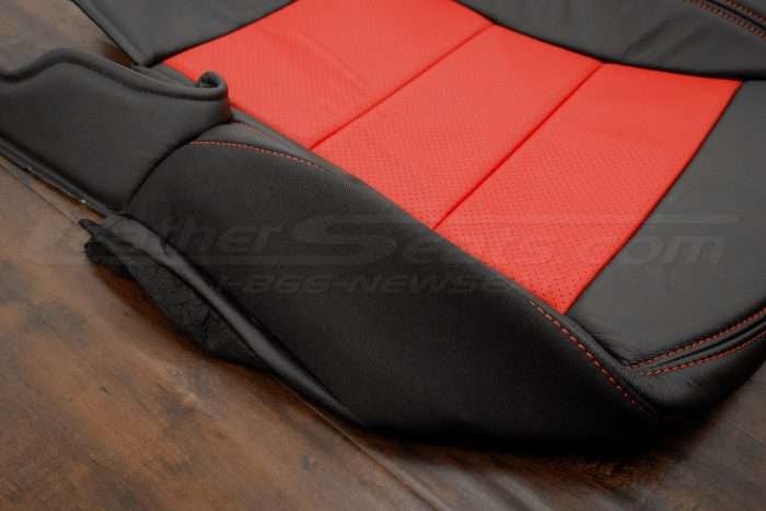 05-13 Chevrolet Corvette Upholstery Kit - Black & Bright Red - Perforation and double-stitching side view