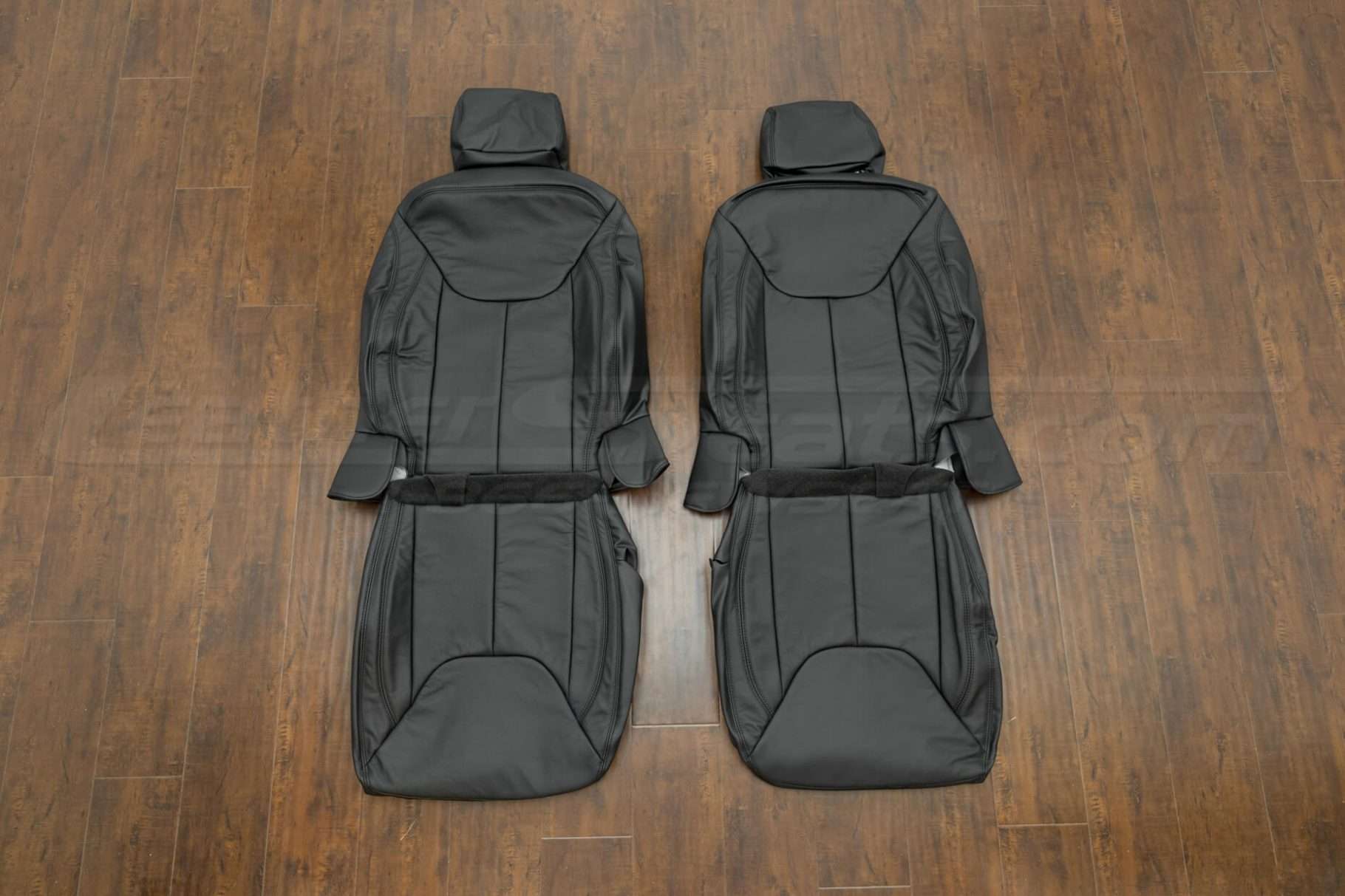 Jeep Wrangler Leather Seats - Black - Front seats