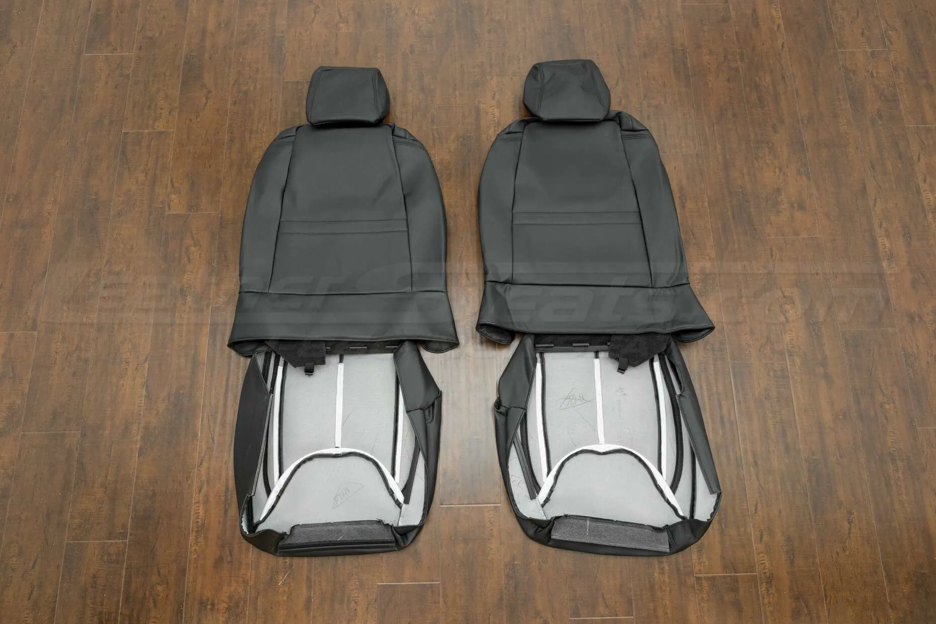 Jeep Wrangler Leather Seats - Black - Back of front seats