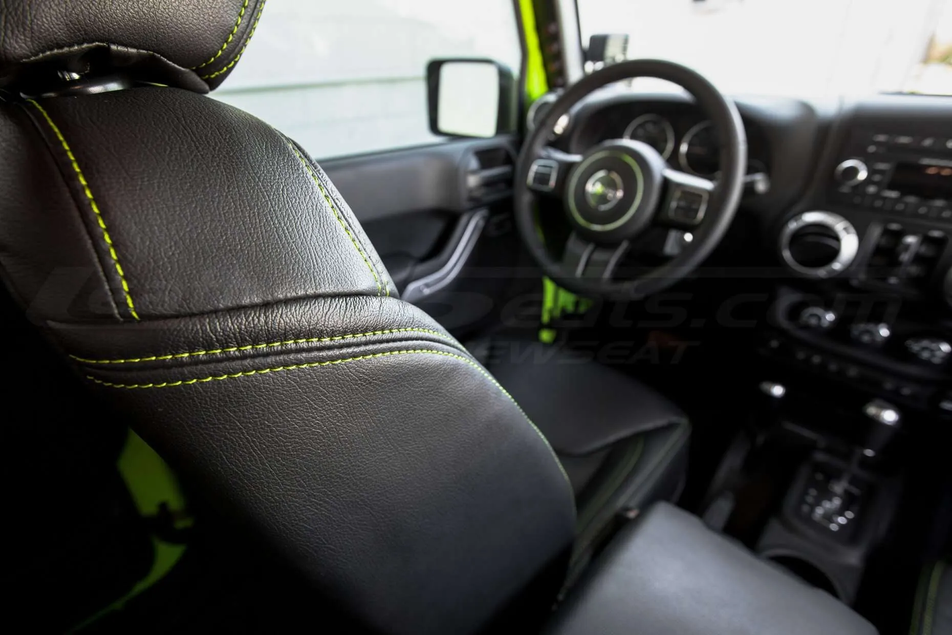 Jeep Wrangler Installed Leather Seats - Black & Piazza Green - Front backrest double-stitching