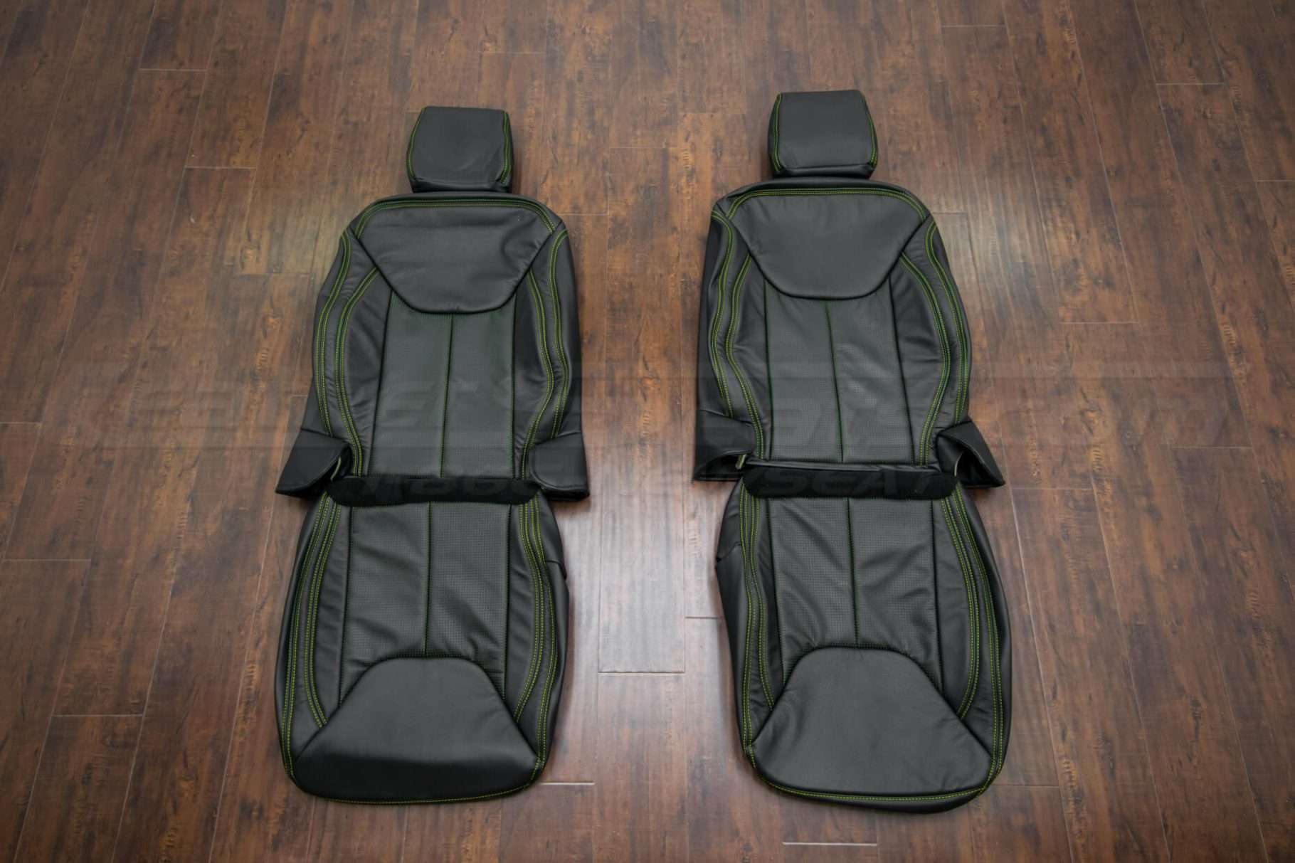 Jeep Wrangler Leather Seats - Black & Piazza Green - Front seats
