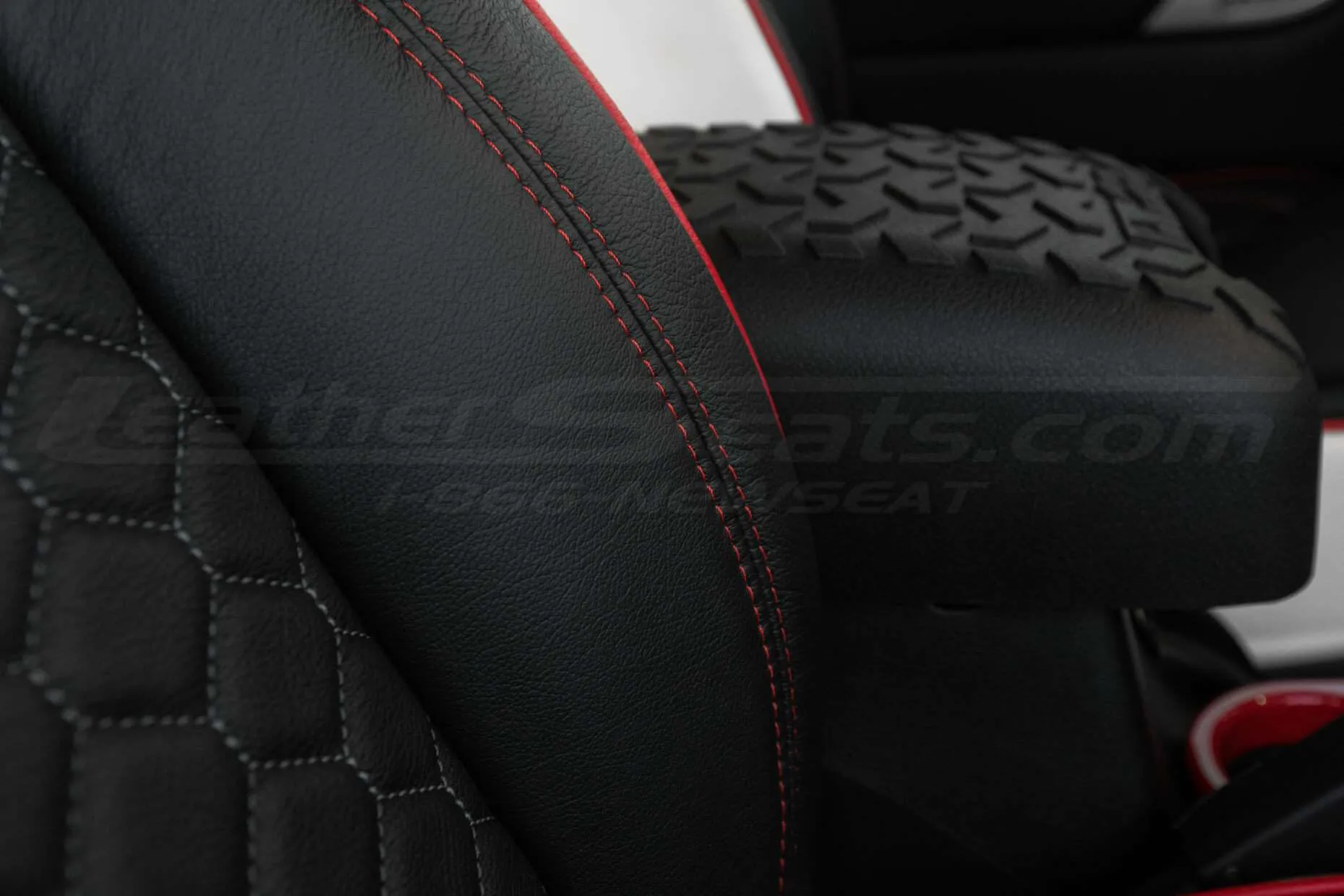 2013-2018 Jeep Wrangler Reticulated Hex installed Upholstery Kit - White/Black/Bright Red - Bolster double-stitching