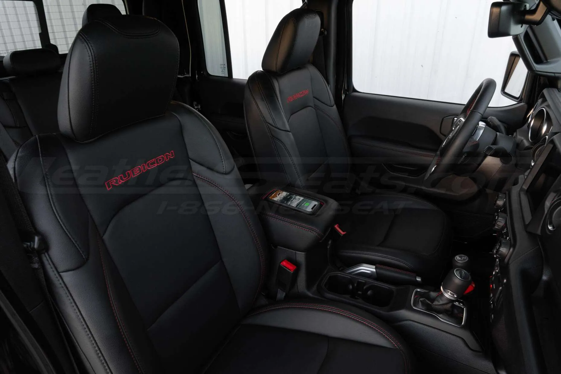 Custom Jeep interior with Sanctum Wireless Phone Charging Console