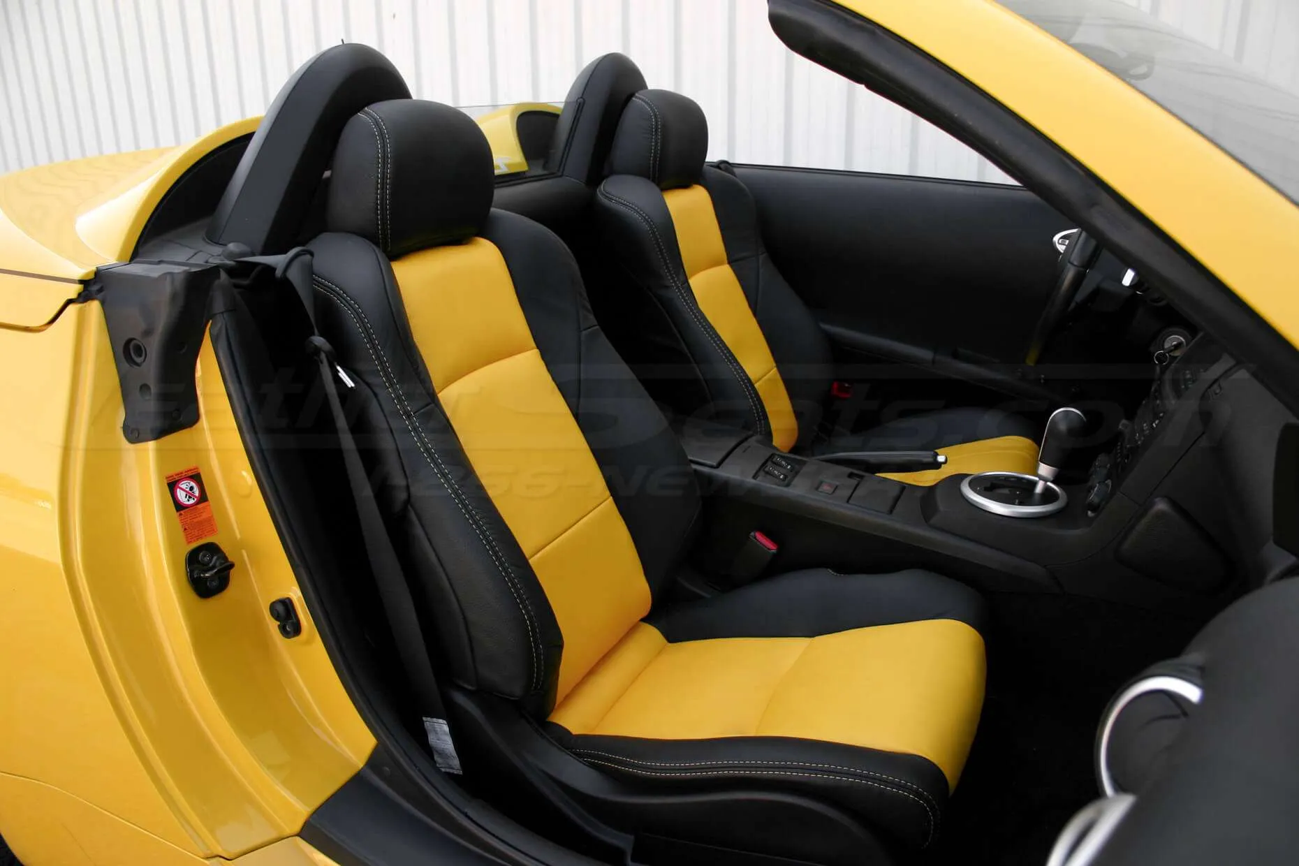 Nissan 350z install Black & Velocity Yellow