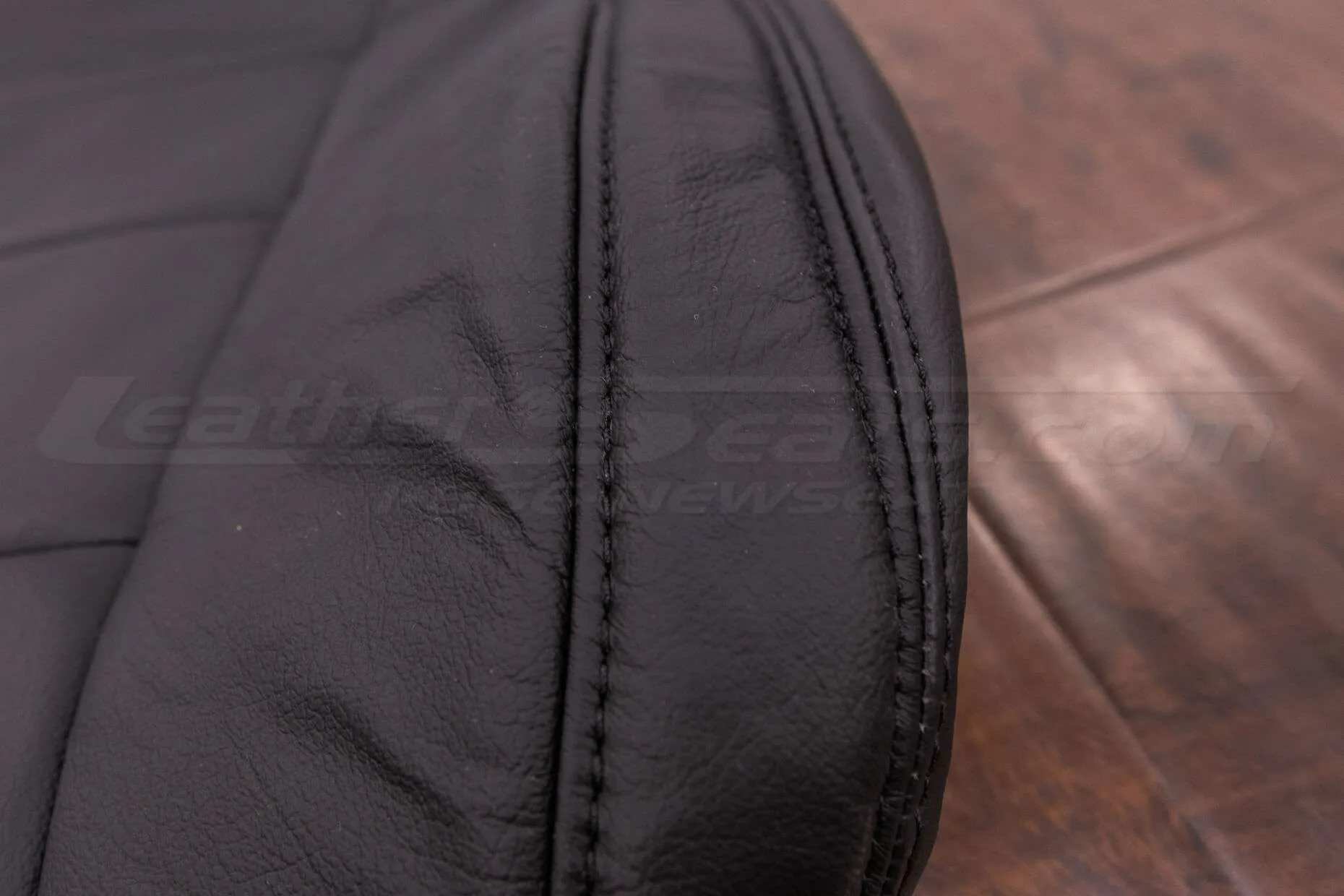 Toyota Highlander Leather Kit - Black - Double-stitching close-up
