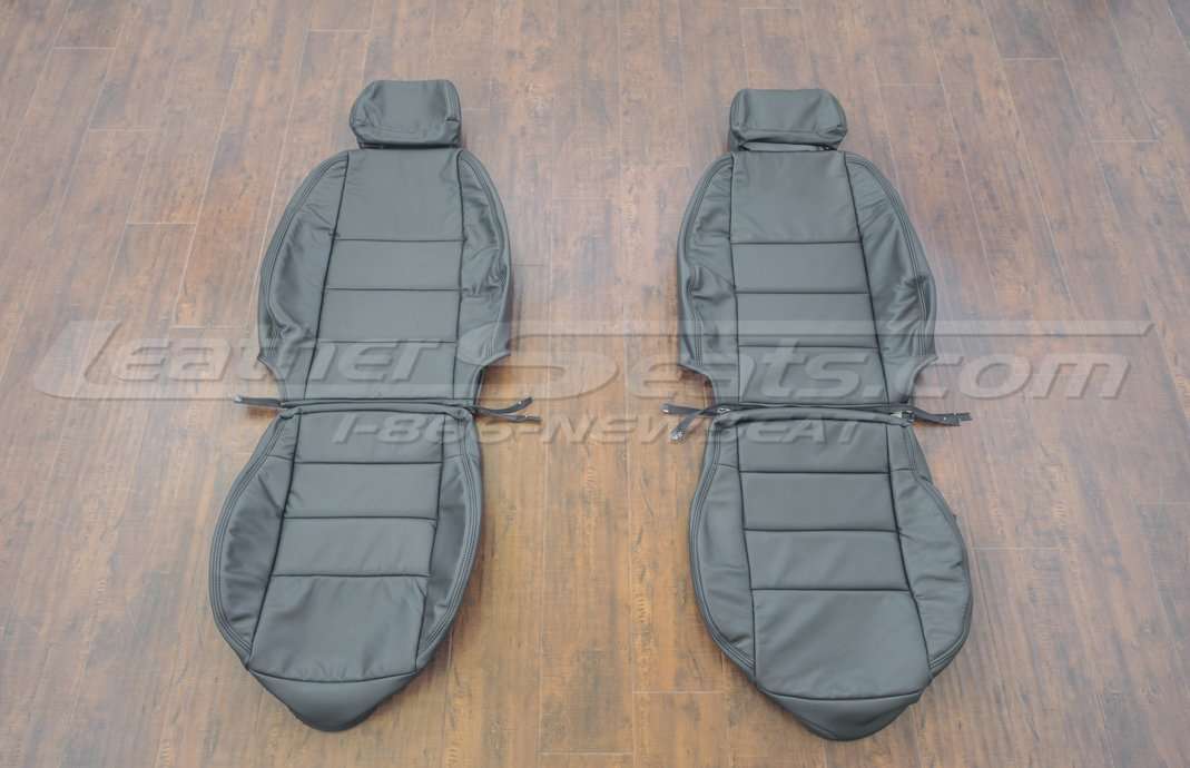 Volkswagen Jetta upholstery kit - black - front seats