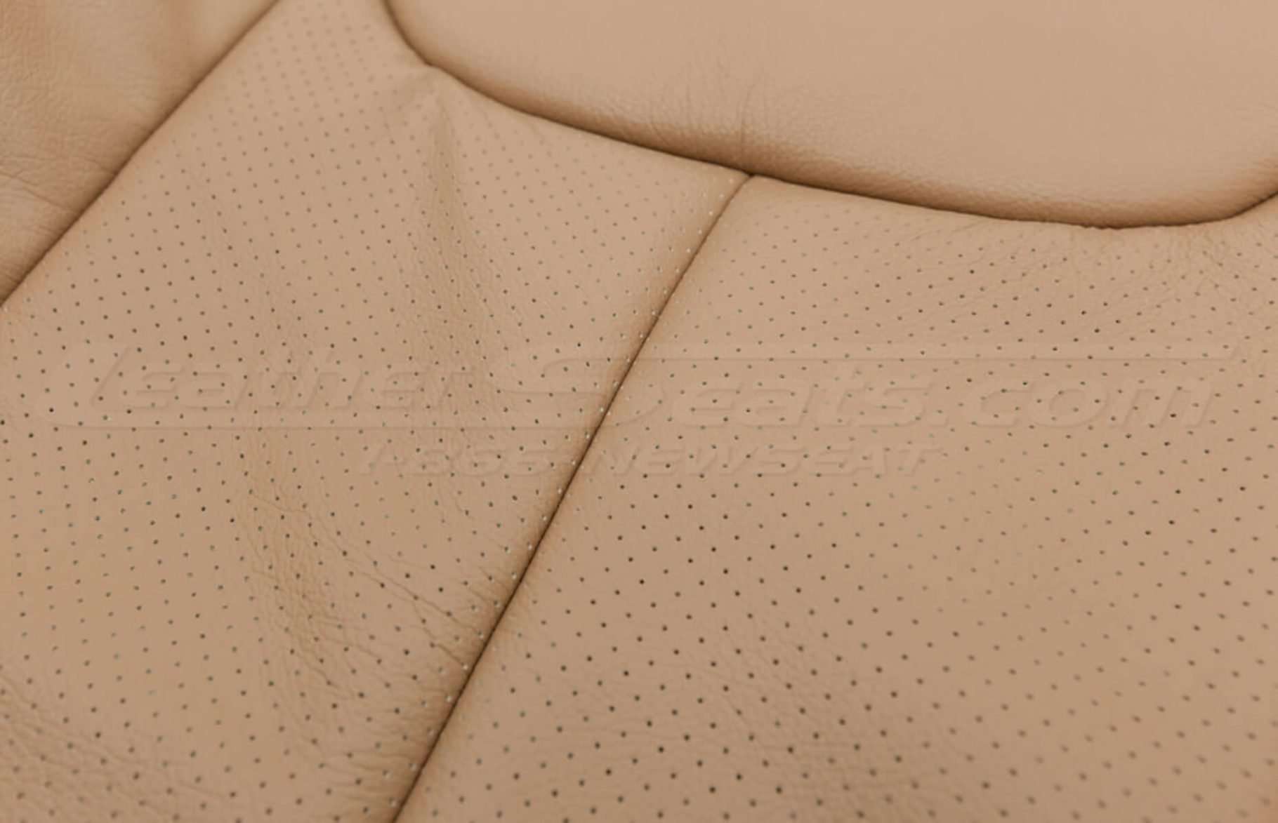 Jeep Wrangler leather kit - Black/Teak - Perforated insert close-up