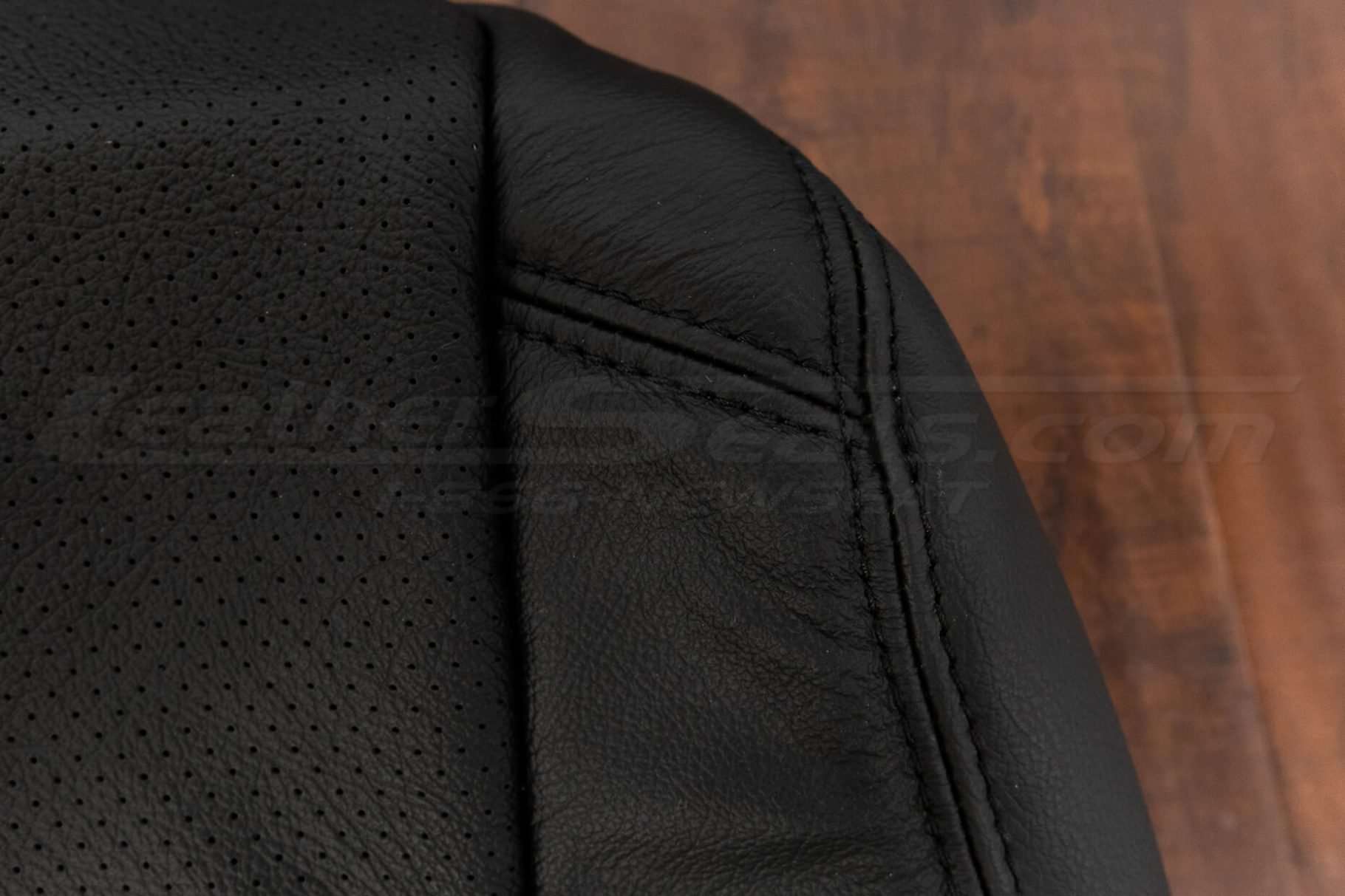 Toyota Highlander Leather Kit - Black - Black side double-stitching