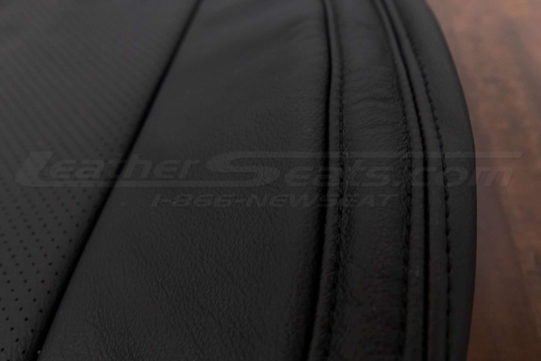 Toyota Highlander Leather Kit - Black - Double-stitching close-up