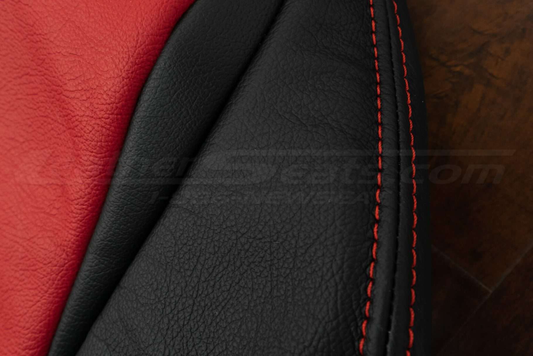 04-06 Pontiac GTO Leather Kit - Black & Bright Red - Double-stitching close- up