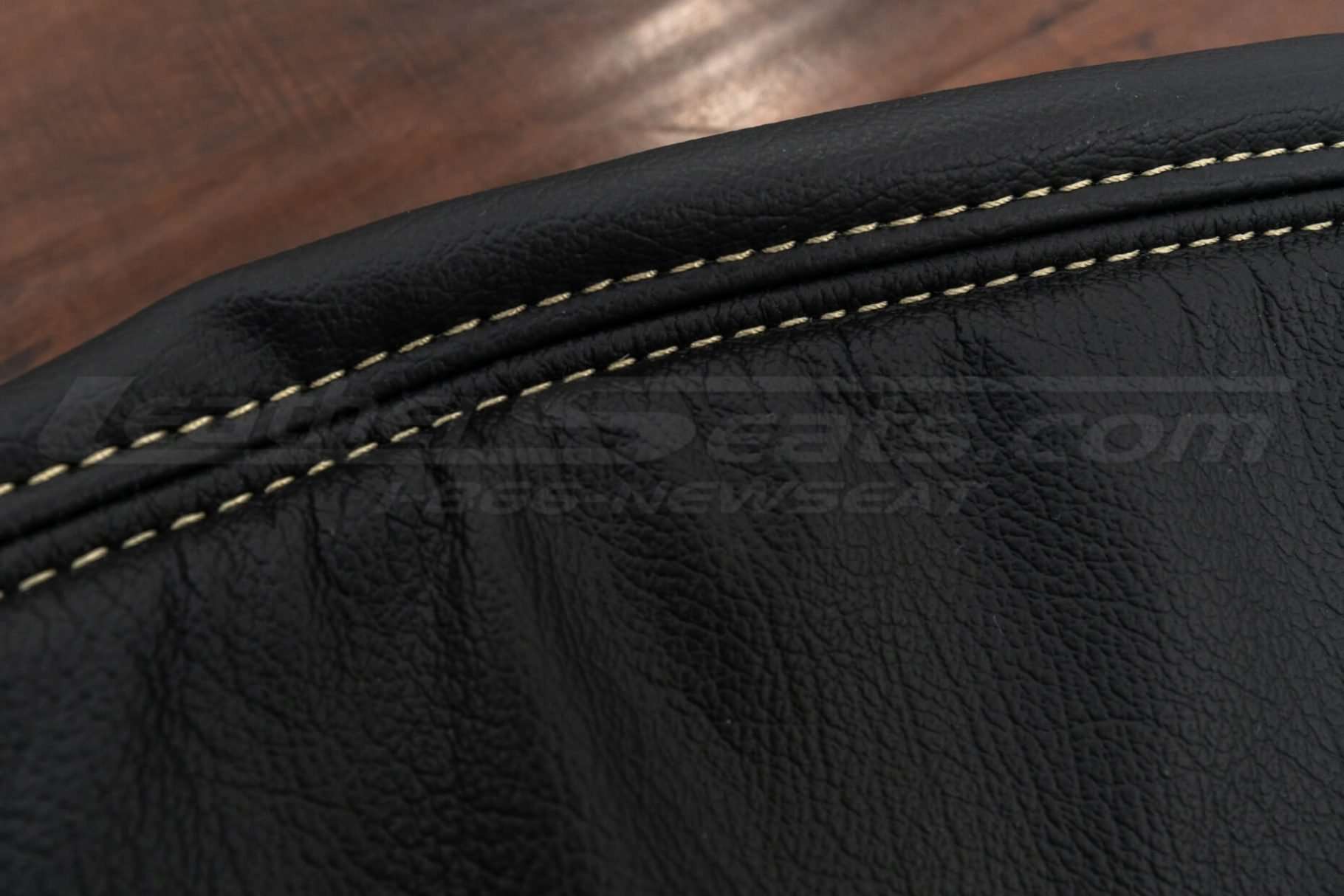 Vanilla side stitching