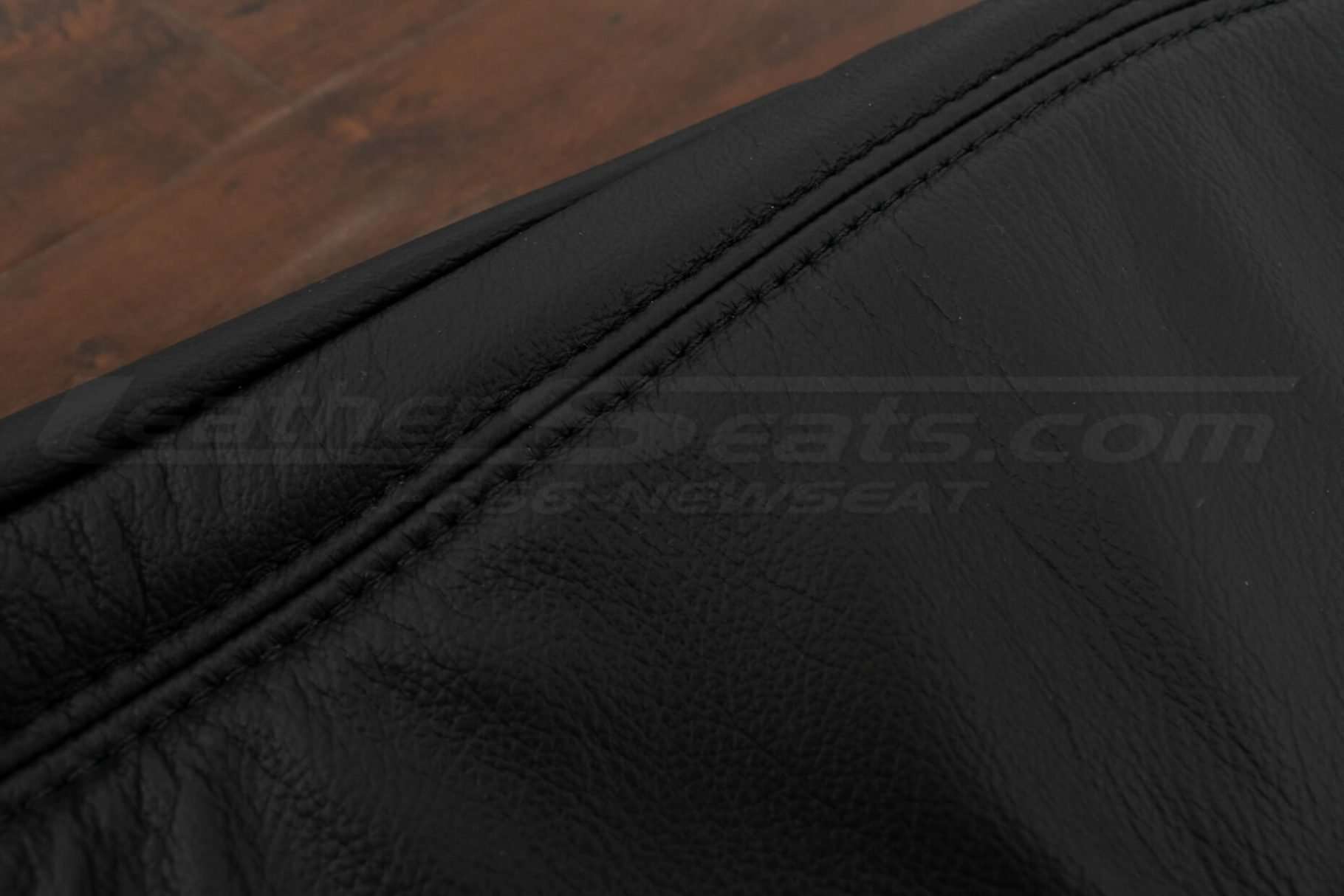 Matching black side-stitching