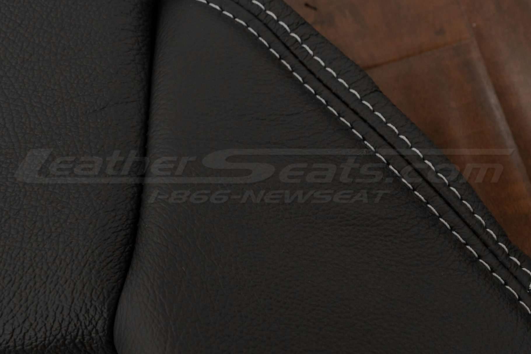 Dove grey double-stitching