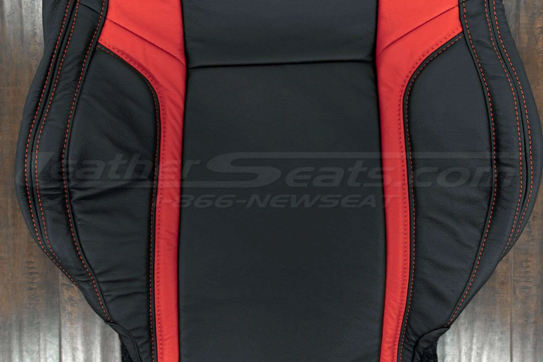 Inner section of backrest with bright red wings