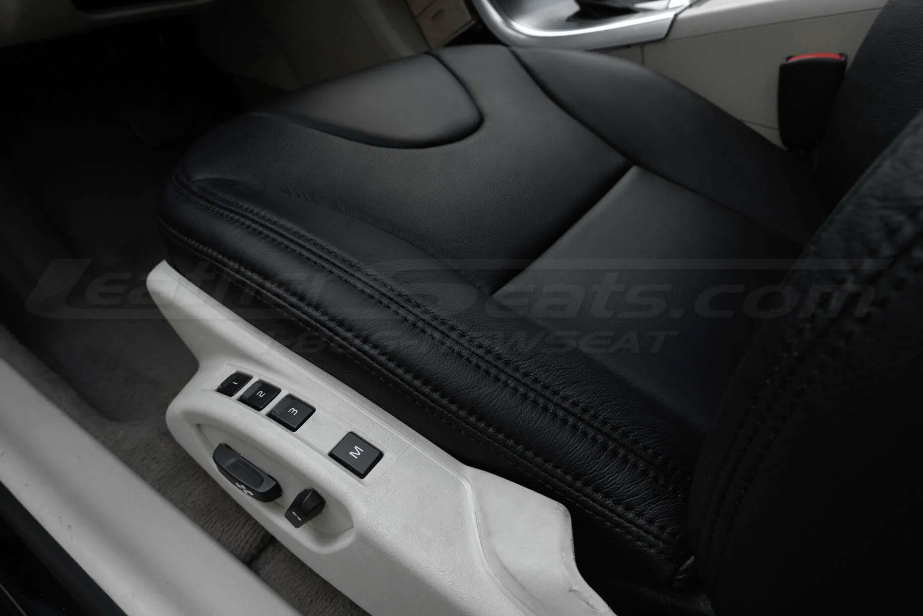 Front seat cushion with black double-stitching