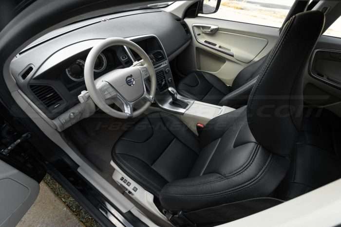 Volvo XC60 Black leather seats - Front driver seat from the top down