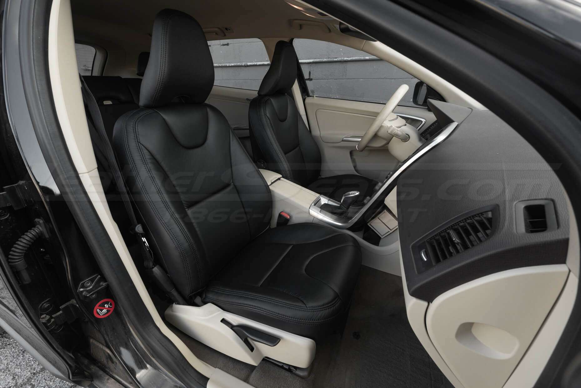 Volvo XC60 front passenger leather seats