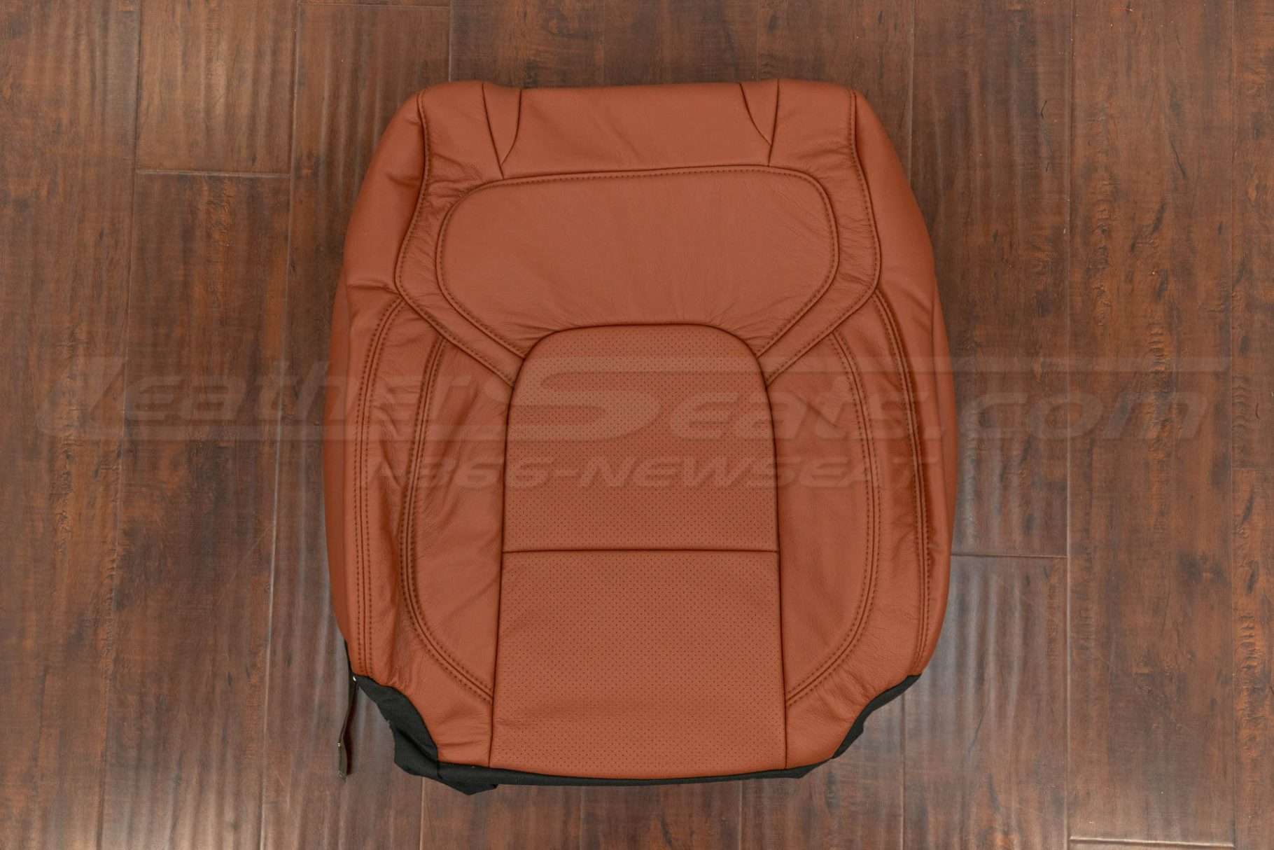 Front backrest upholstery with perforated combo
