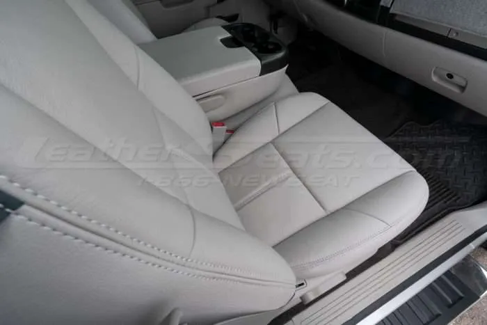 Side double-stitching and seat cushion on front passenger seat