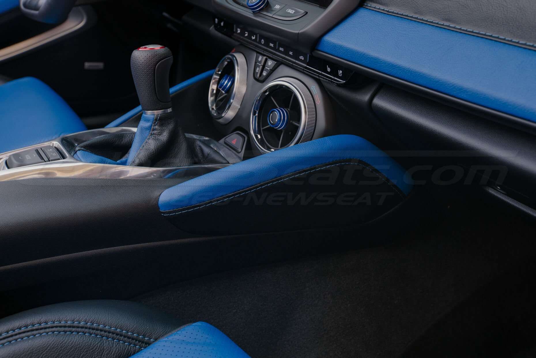 Leather knee guard for Camaro
