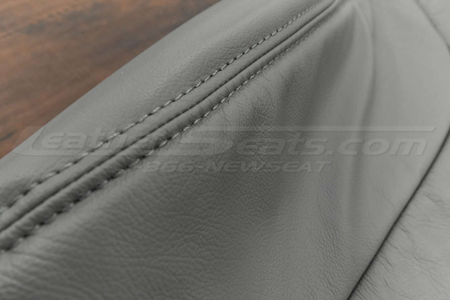 Matching double-stitching in Smoke