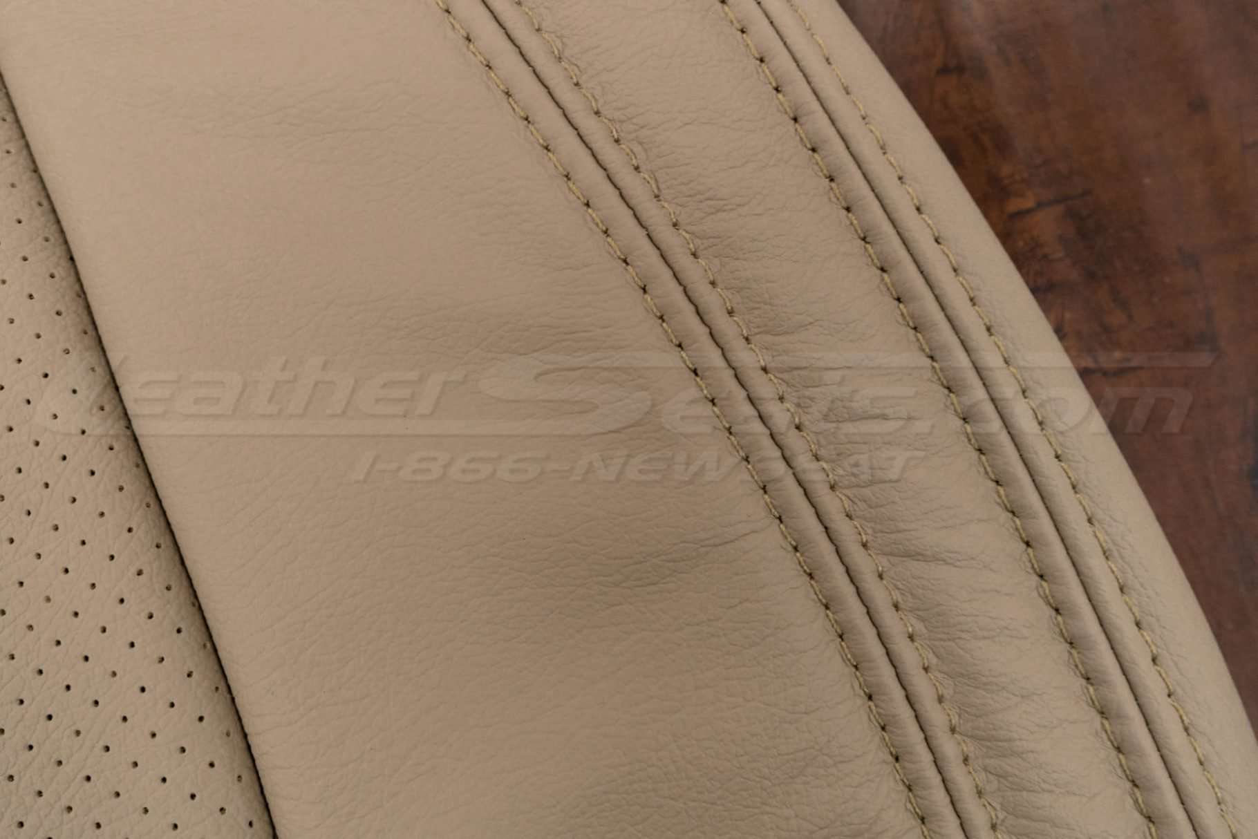 Double-stitching in Ivory