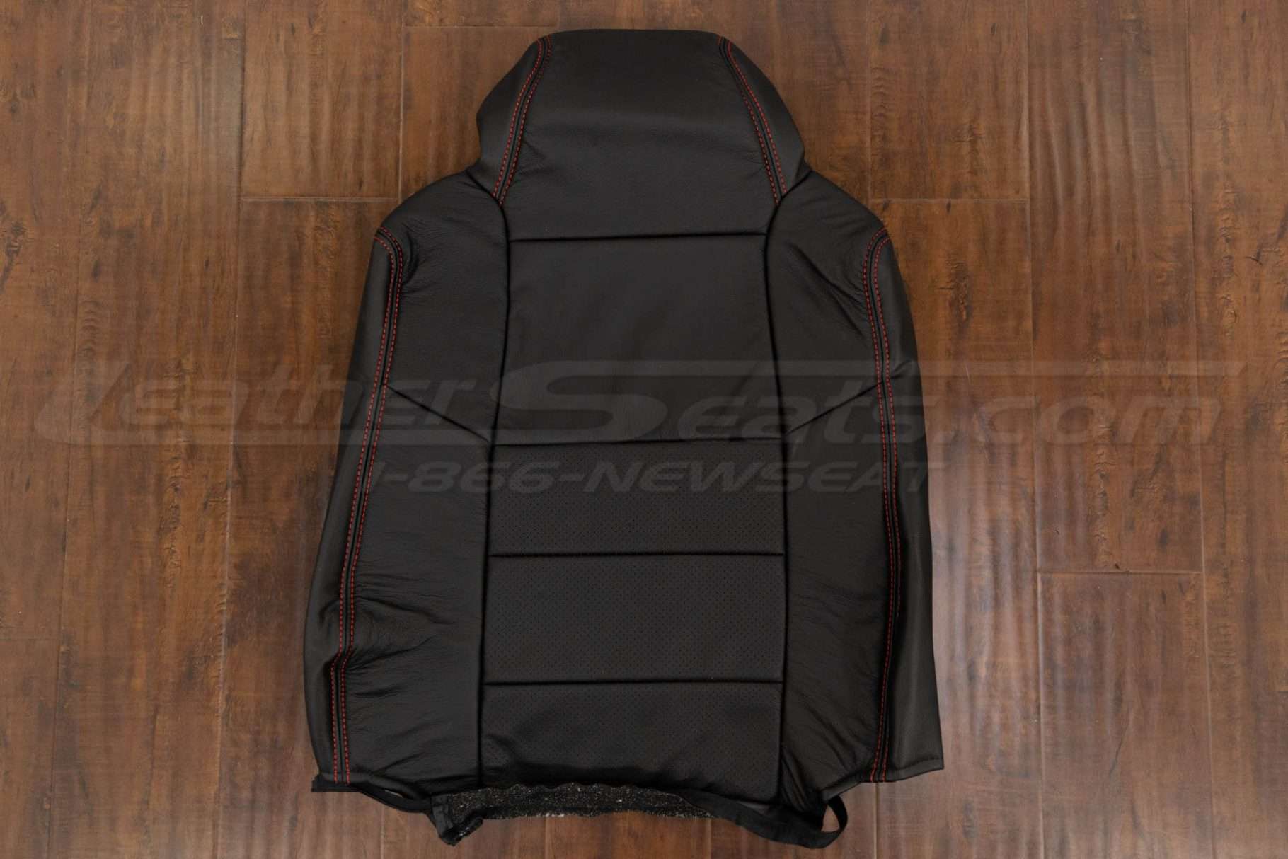 Front backrest upholstery with perforated combo