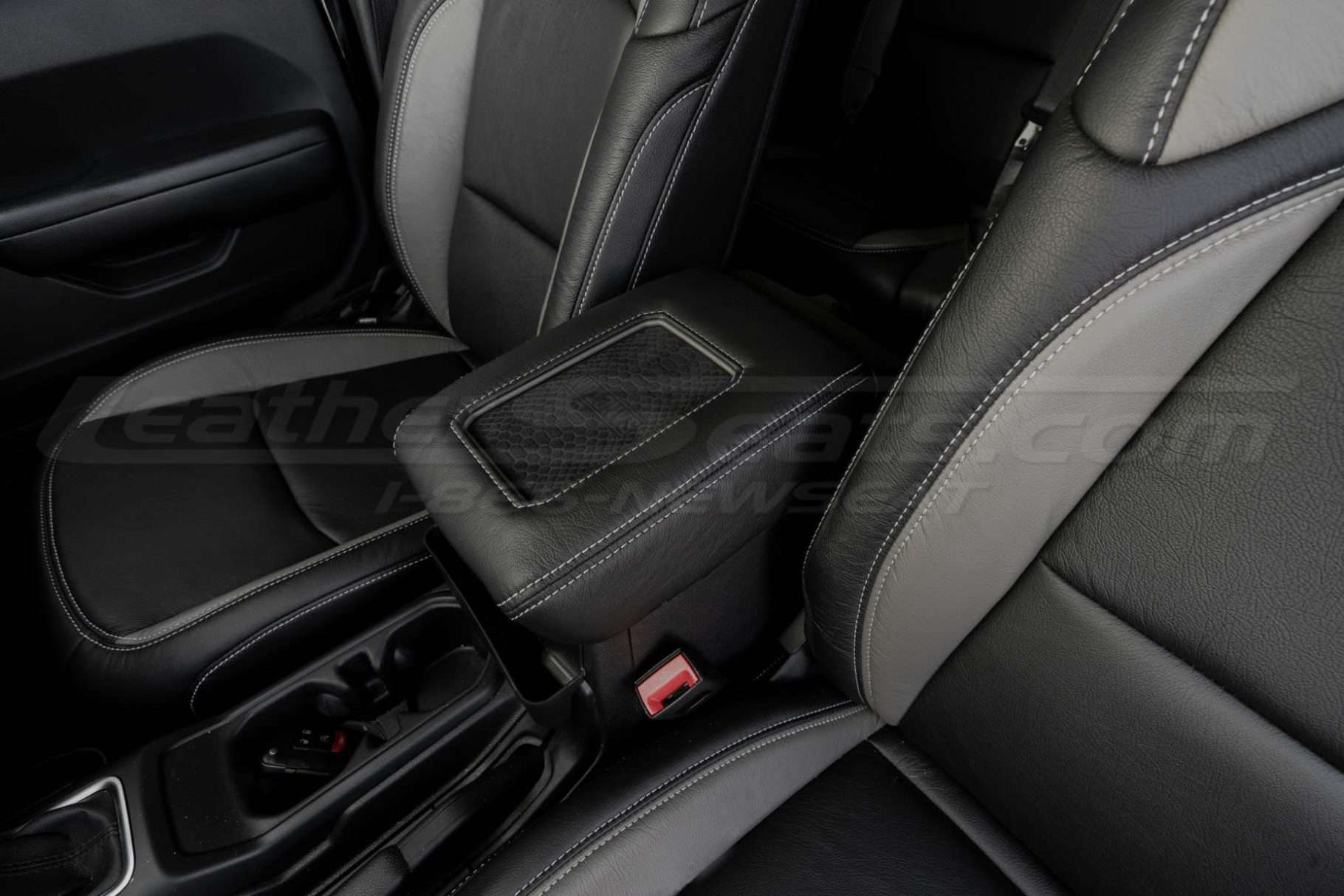 Installed Sanctum Wireless Charging Console with Silver Stitching