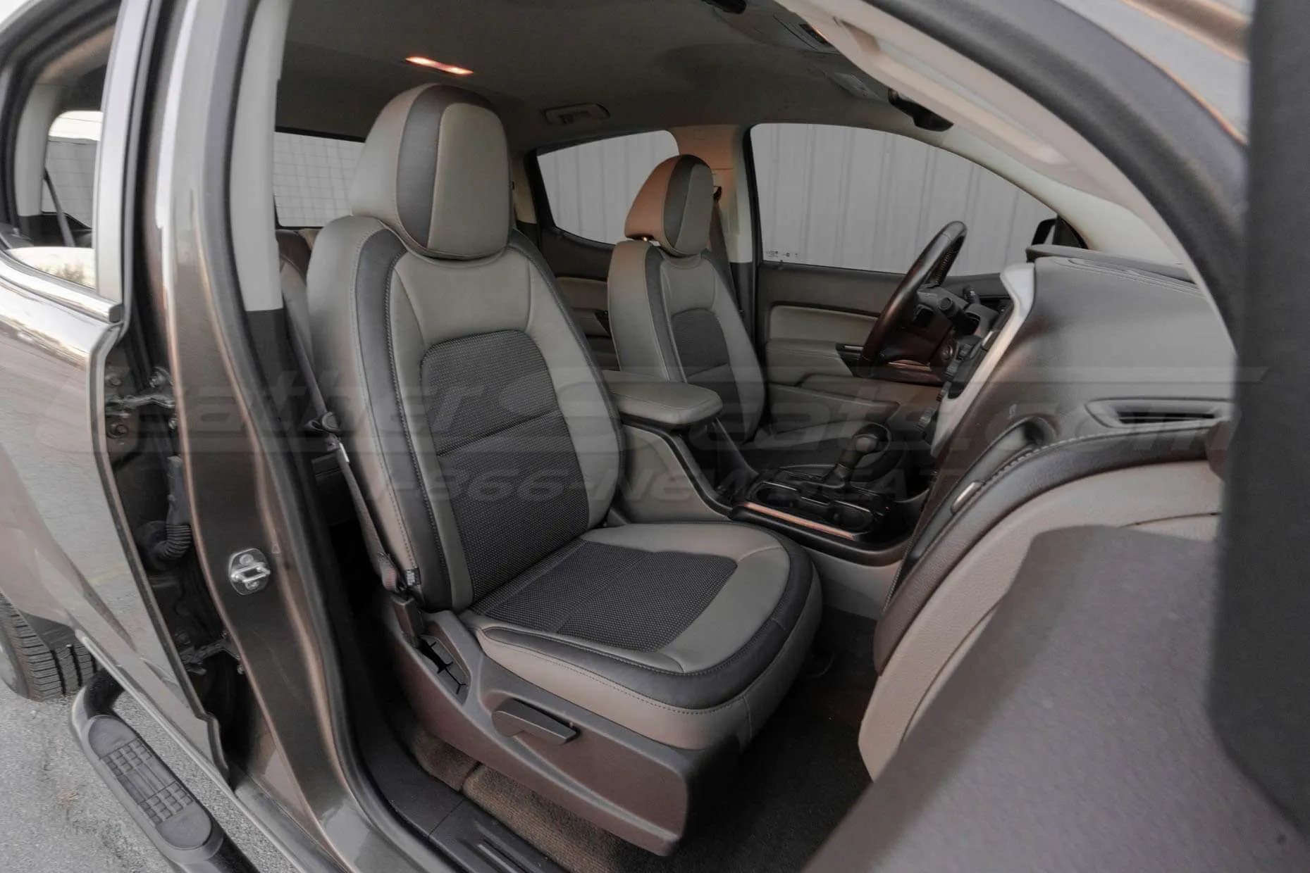 GMC Canyon Leather Seats - Front passenger seat